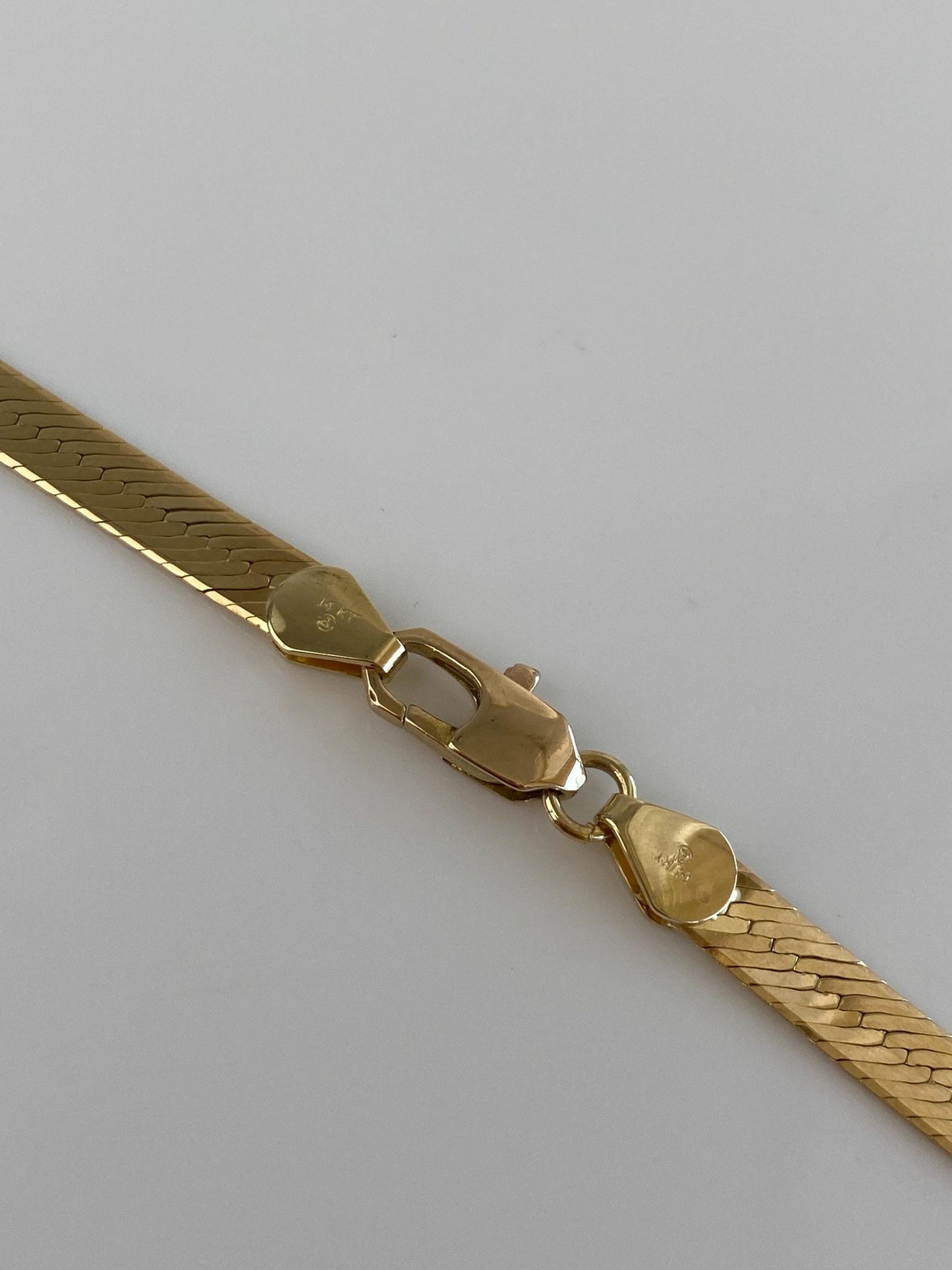 Vintage Solid 14k Yellow Gold Herringbone Chain Necklace - 18 inches