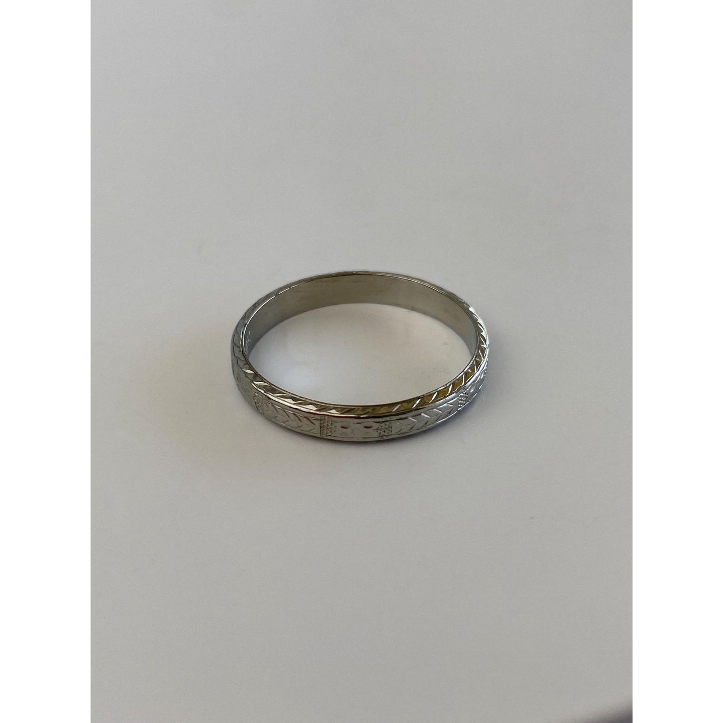 Vintage Solid 18k White Gold Designed Ring Band - Size 10.75