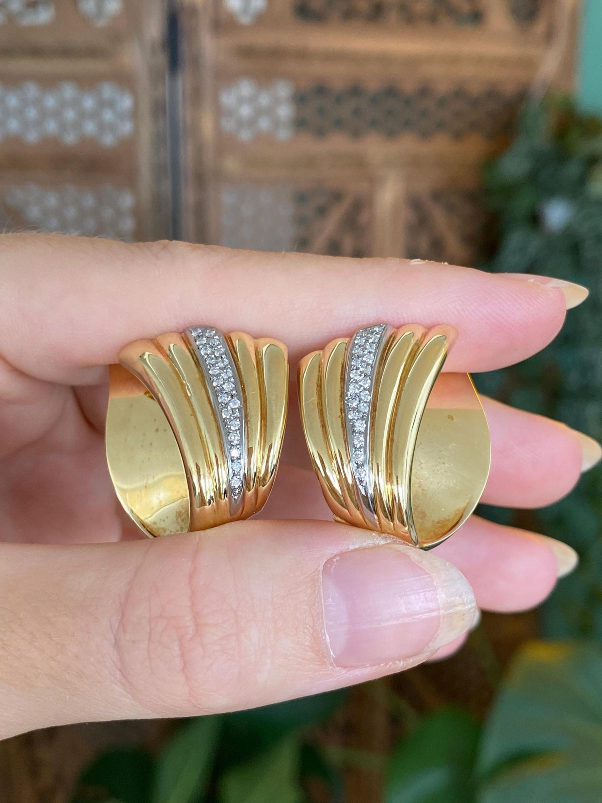 Vintage Solid 18k Yellow Gold Diamonds Fluted Drop Earrings