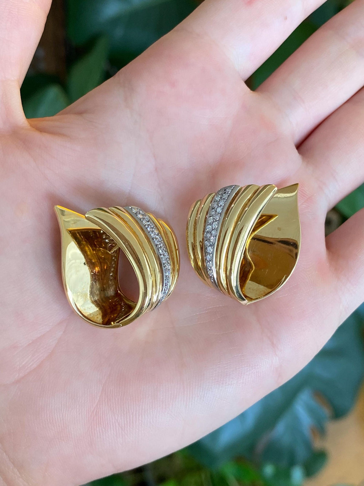 Vintage Solid 18k Yellow Gold Diamonds Fluted Drop Earrings