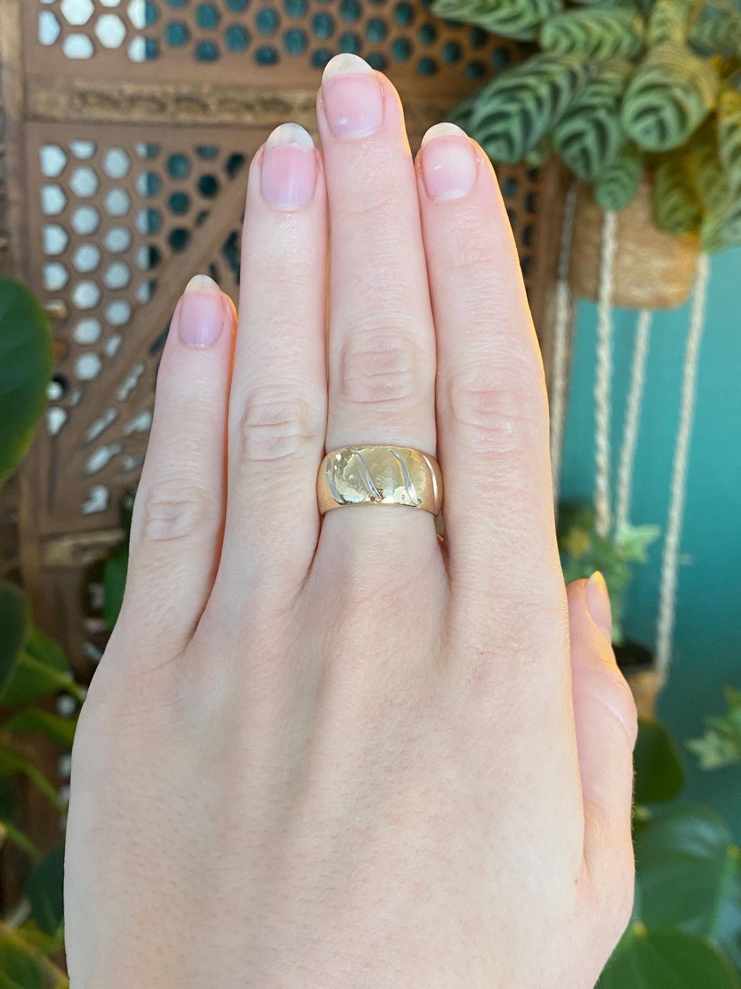 Vintage Solid 14k Yellow Gold Wide Design Ring Band - Size 6.25