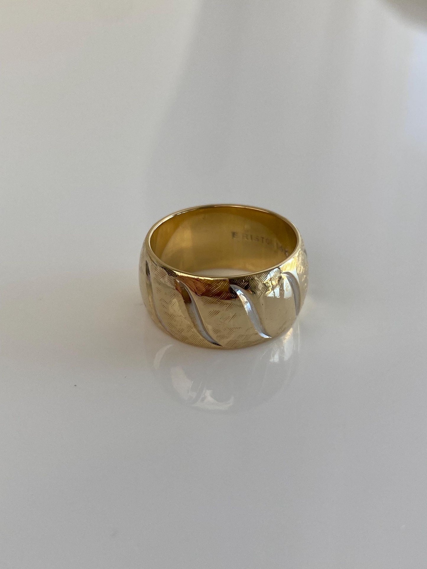 Vintage Solid 14k Yellow Gold Wide Design Ring Band - Size 6.25