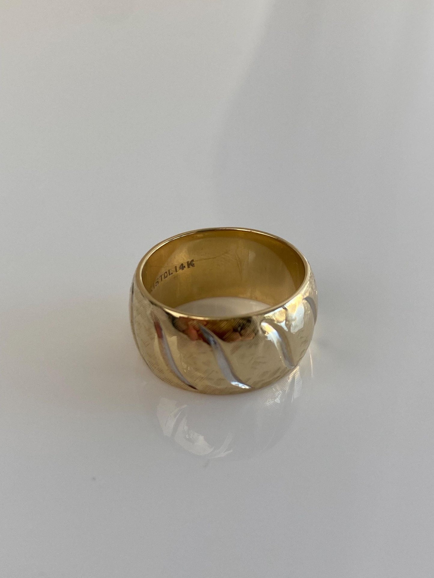 Vintage Solid 14k Yellow Gold Wide Design Ring Band - Size 6.25