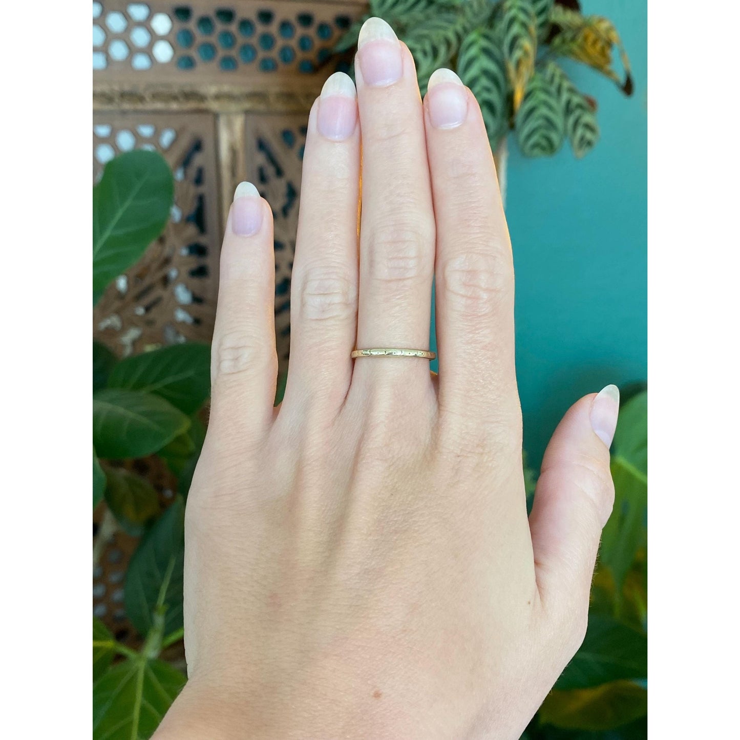 Vintage Solid 14k Yellow Gold Slim Designed Ring Band - Size 6.75