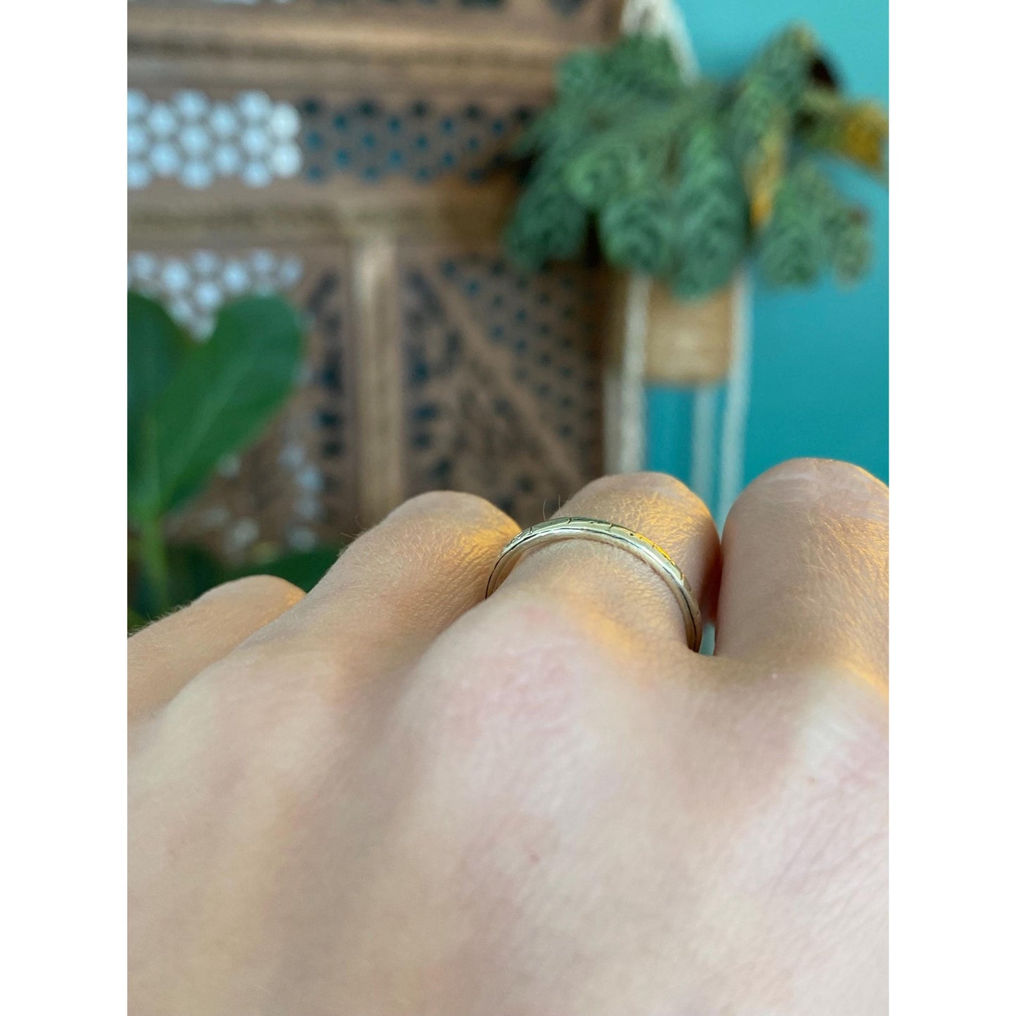 Vintage Solid 14k Yellow Gold Slim Designed Ring Band - Size 6.75