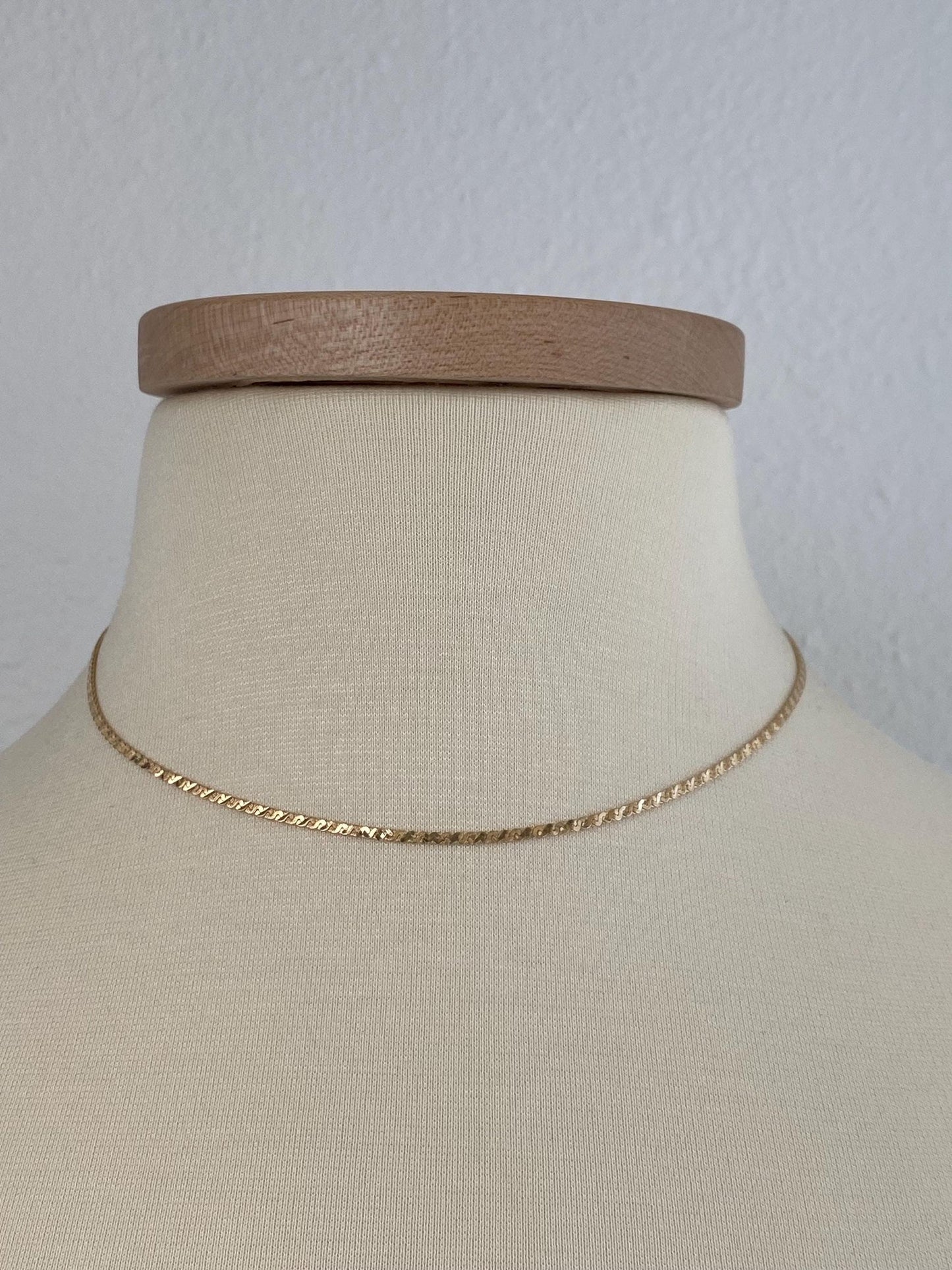 Vintage Solid 14k Yellow Gold Diamond Cut Stripey Serpentine Chain Necklace - 15.75 inches