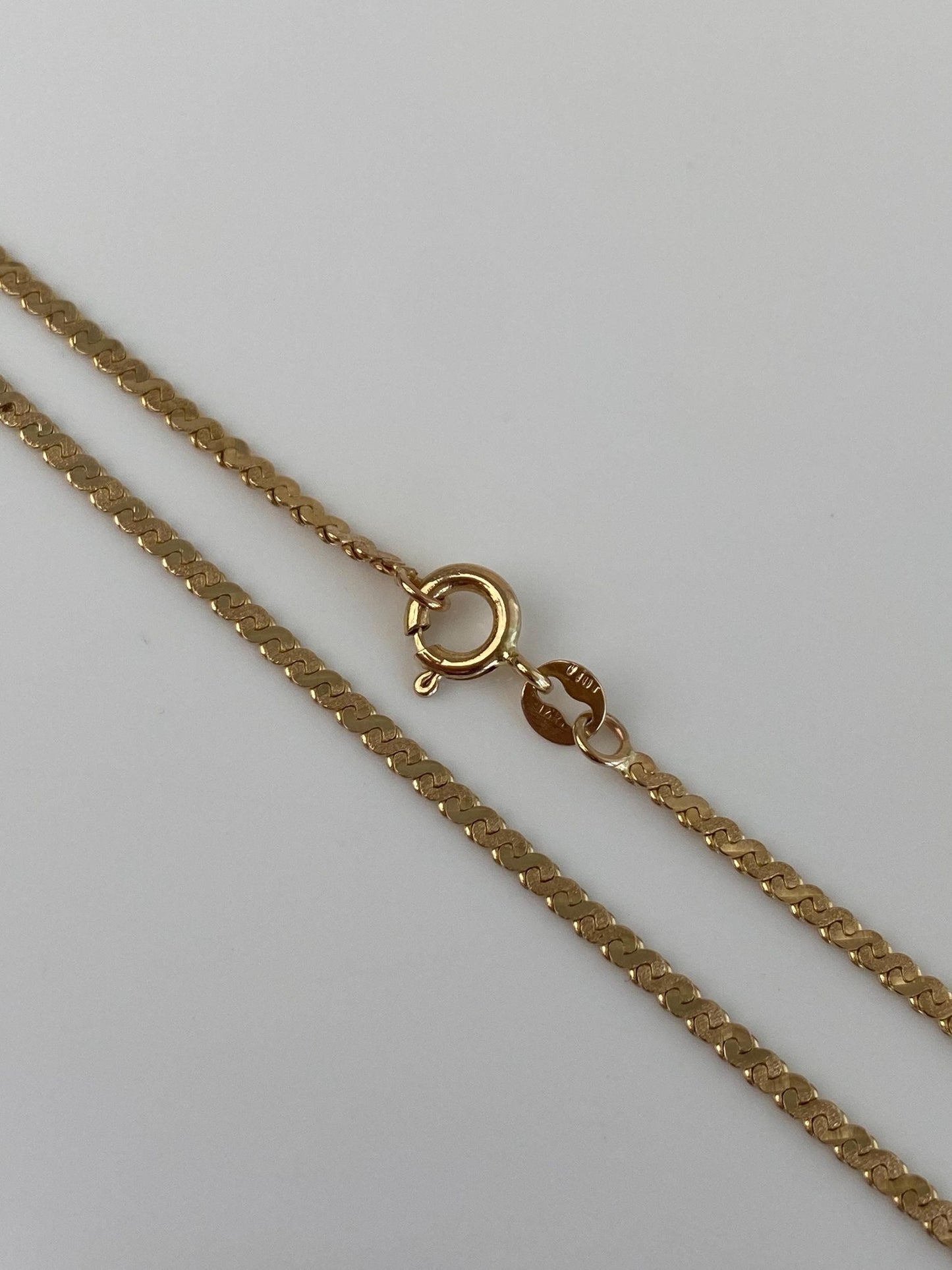 Vintage Solid 14k Yellow Gold Diamond Cut Stripey Serpentine Chain Necklace - 15.75 inches