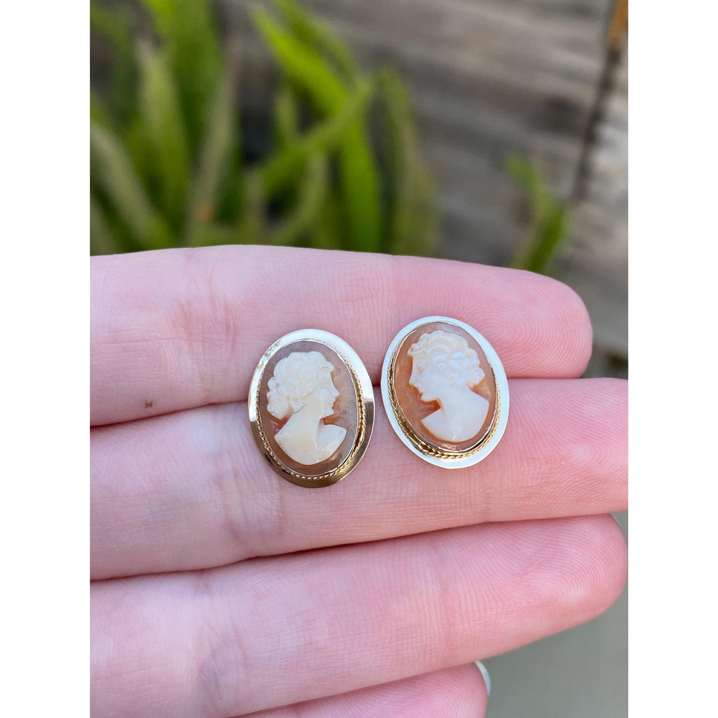 Vintage Solid 14k Yellow Gold Cameo Stud Earrings