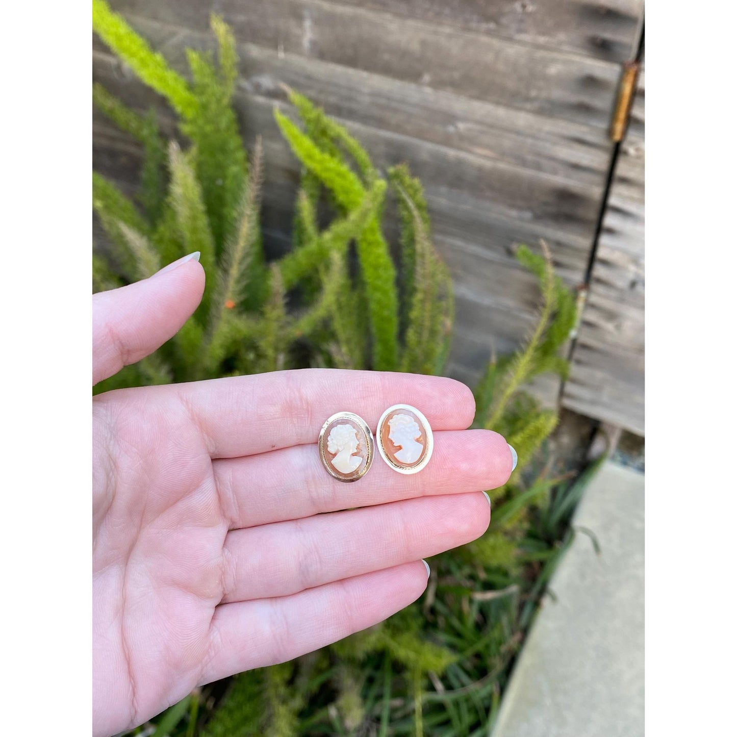 Vintage Solid 14k Yellow Gold Cameo Stud Earrings