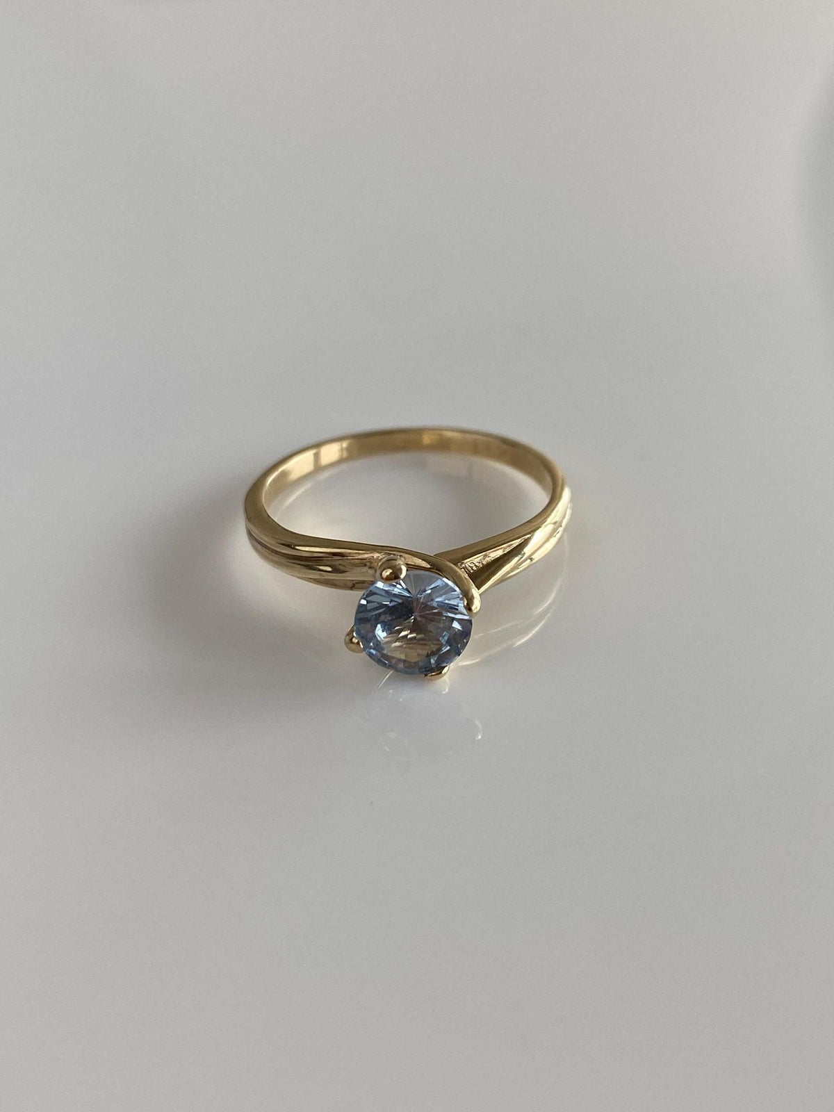 Vintage Solid 10k Aquamarine Ring - Size 6.5