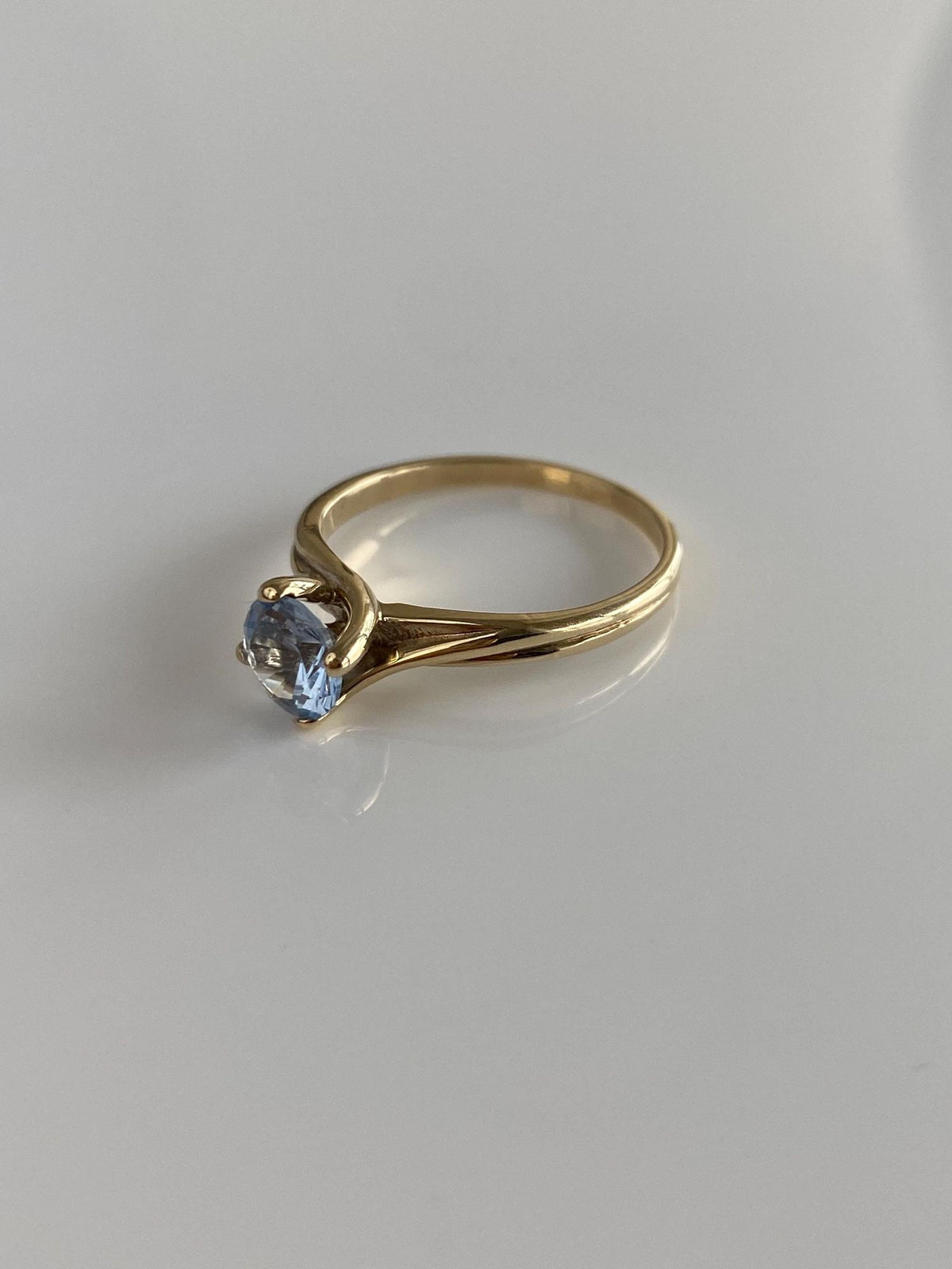 Vintage Solid 10k Aquamarine Ring - Size 6.5