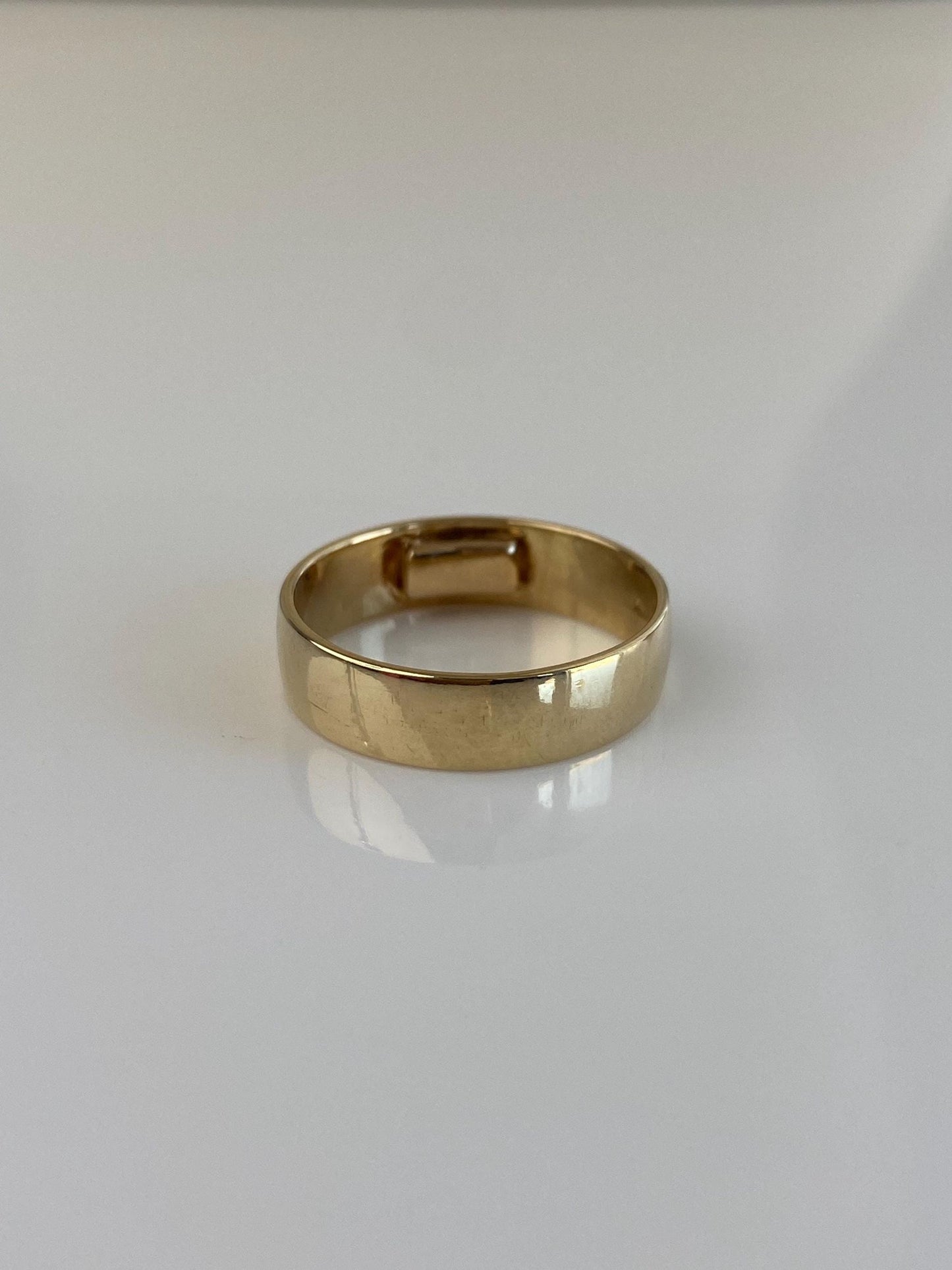 Vintage 14k Yellow Gold Ring Band - Size 5.5