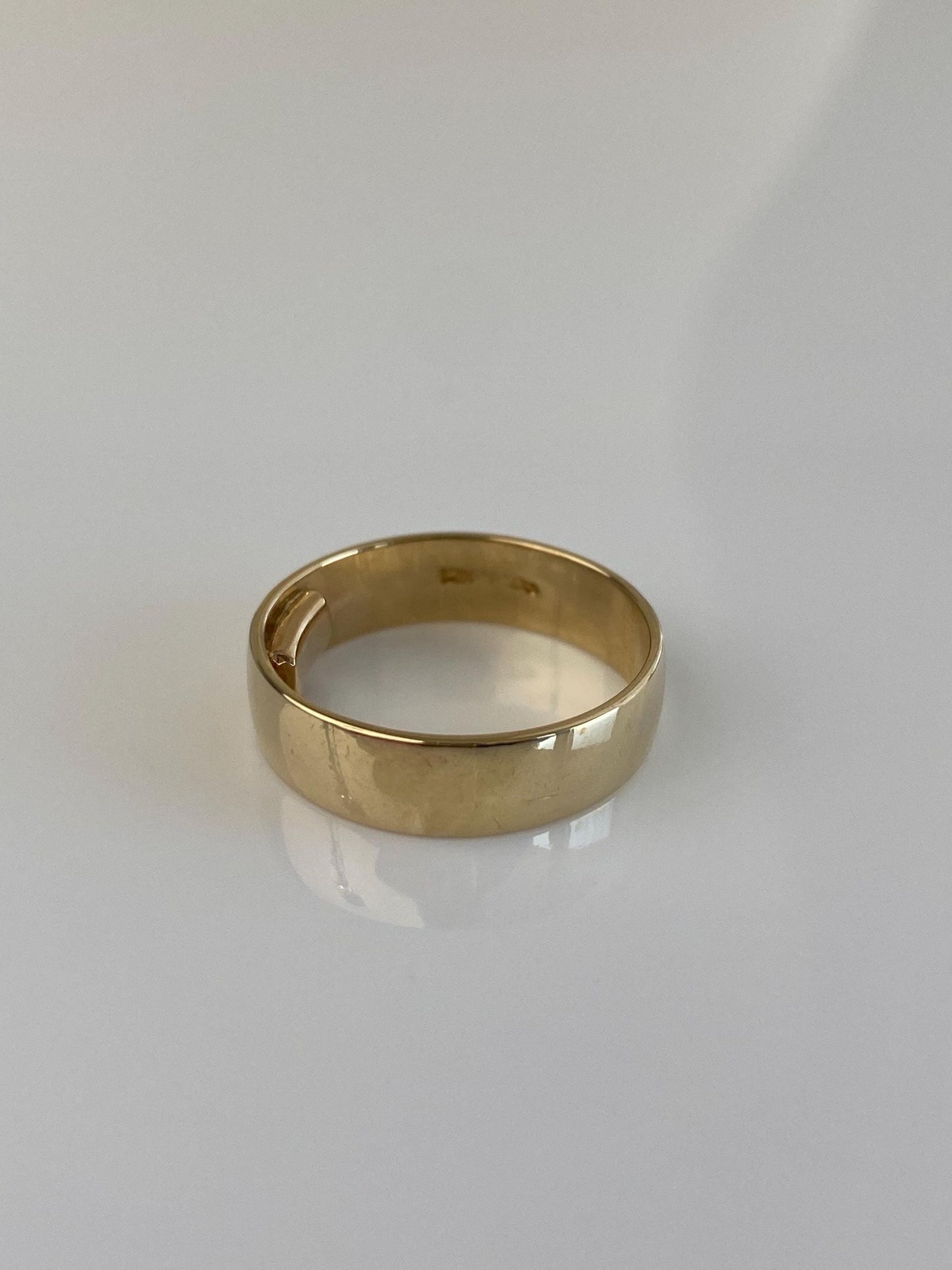Vintage 14k Yellow Gold Ring Band - Size 5.5