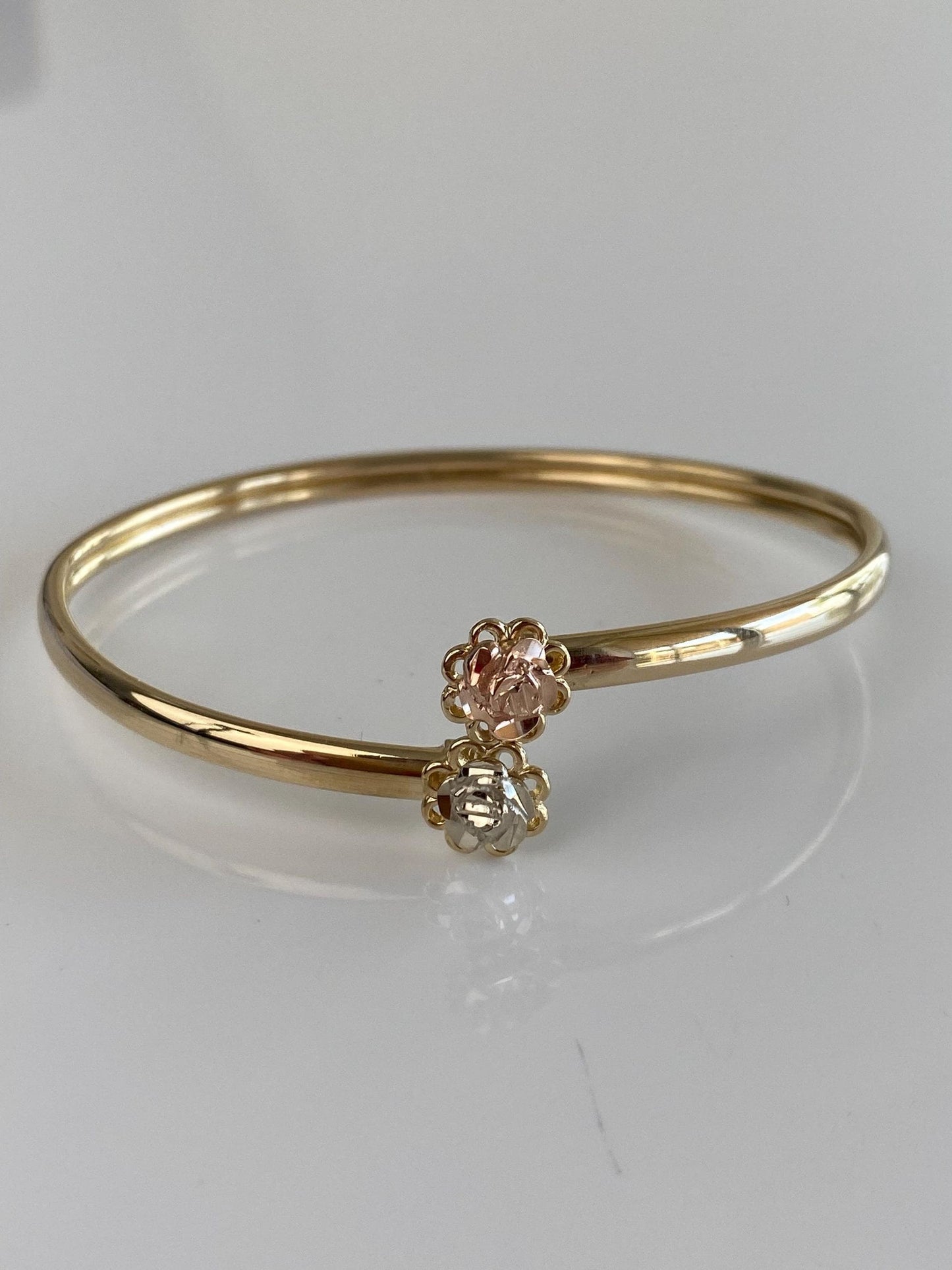 Vintage 14k Tri Tone Gold Diamond Cut Roses Flexible Bangle Bracelet - 6.5 Inches