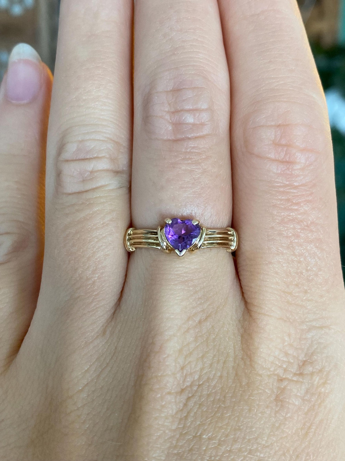 Vintage Solid 10k Yellow Gold Amethyst Heart Designed Ring - Size 7