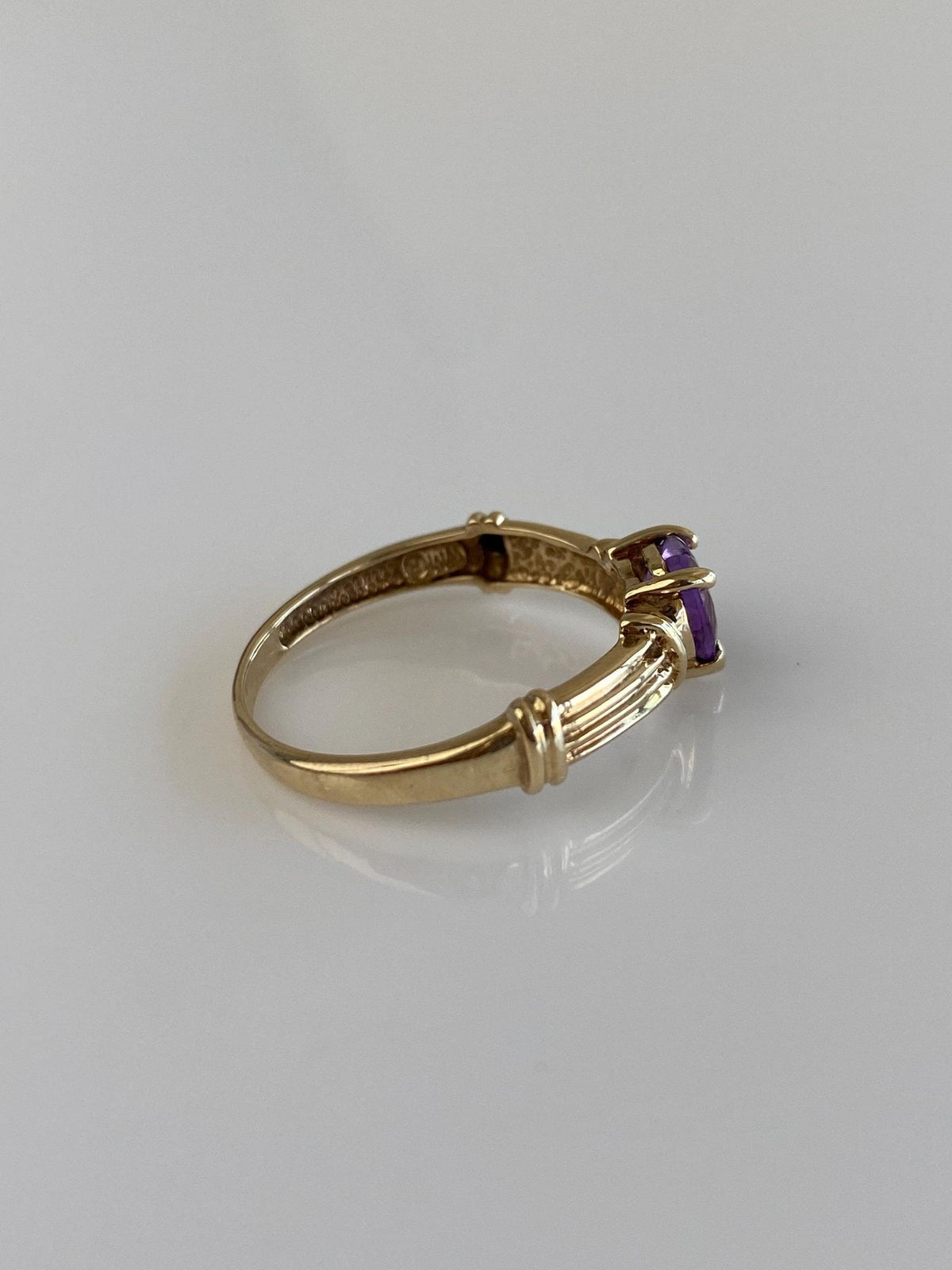 Vintage Solid 10k Yellow Gold Amethyst Heart Designed Ring - Size 7