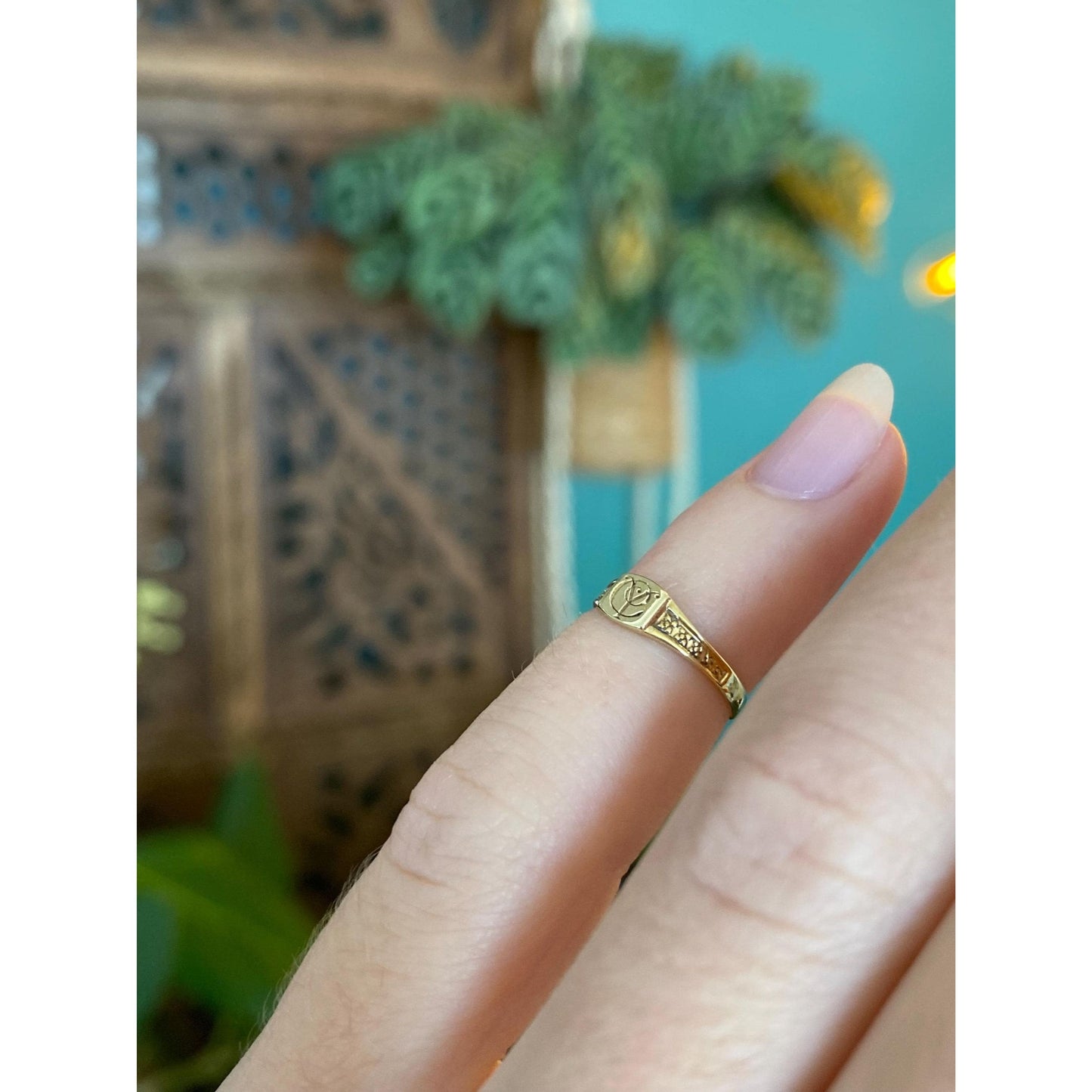 Vintage Solid 10k Yellow Gold Engraved Baby Signet Ring
