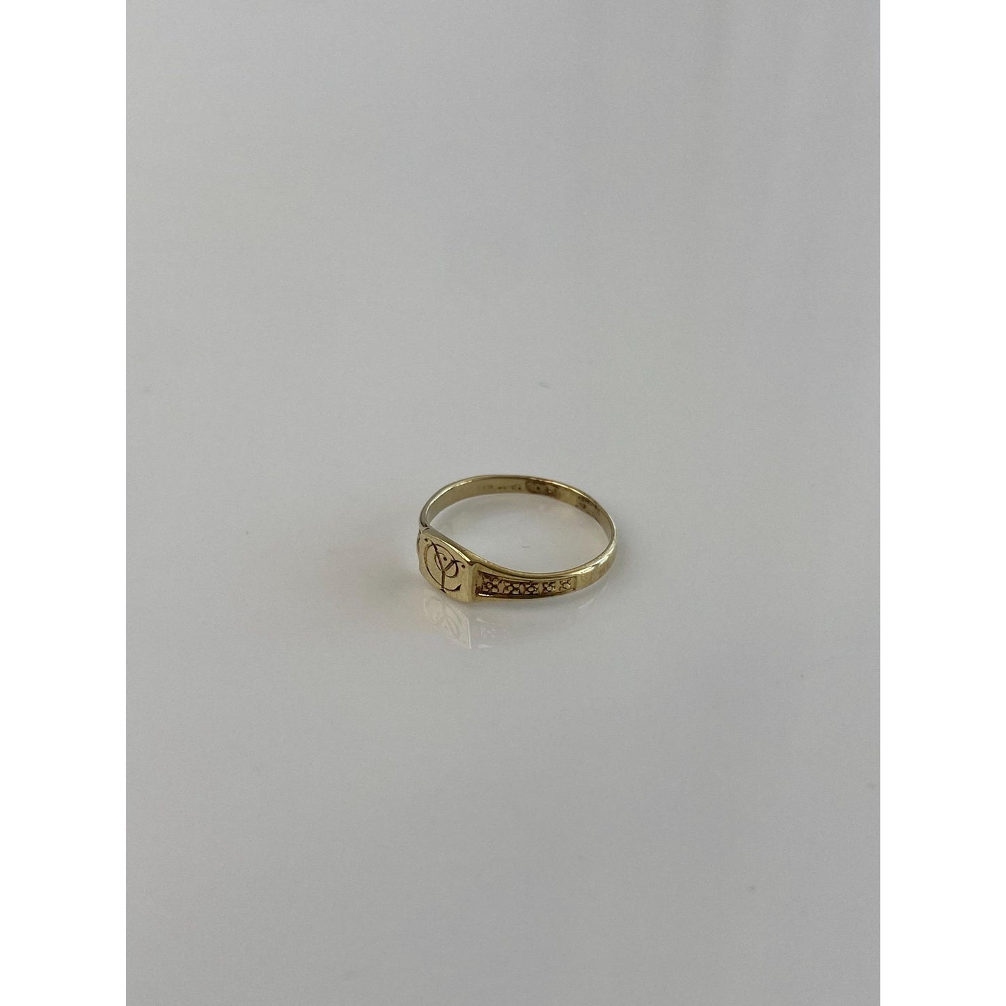Vintage Solid 10k Yellow Gold Engraved Baby Signet Ring