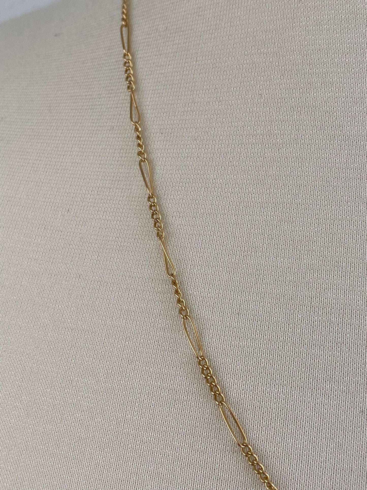 Vintage Solid 19k Yellow Gold Figaro Chain Necklace - 22.75 inches