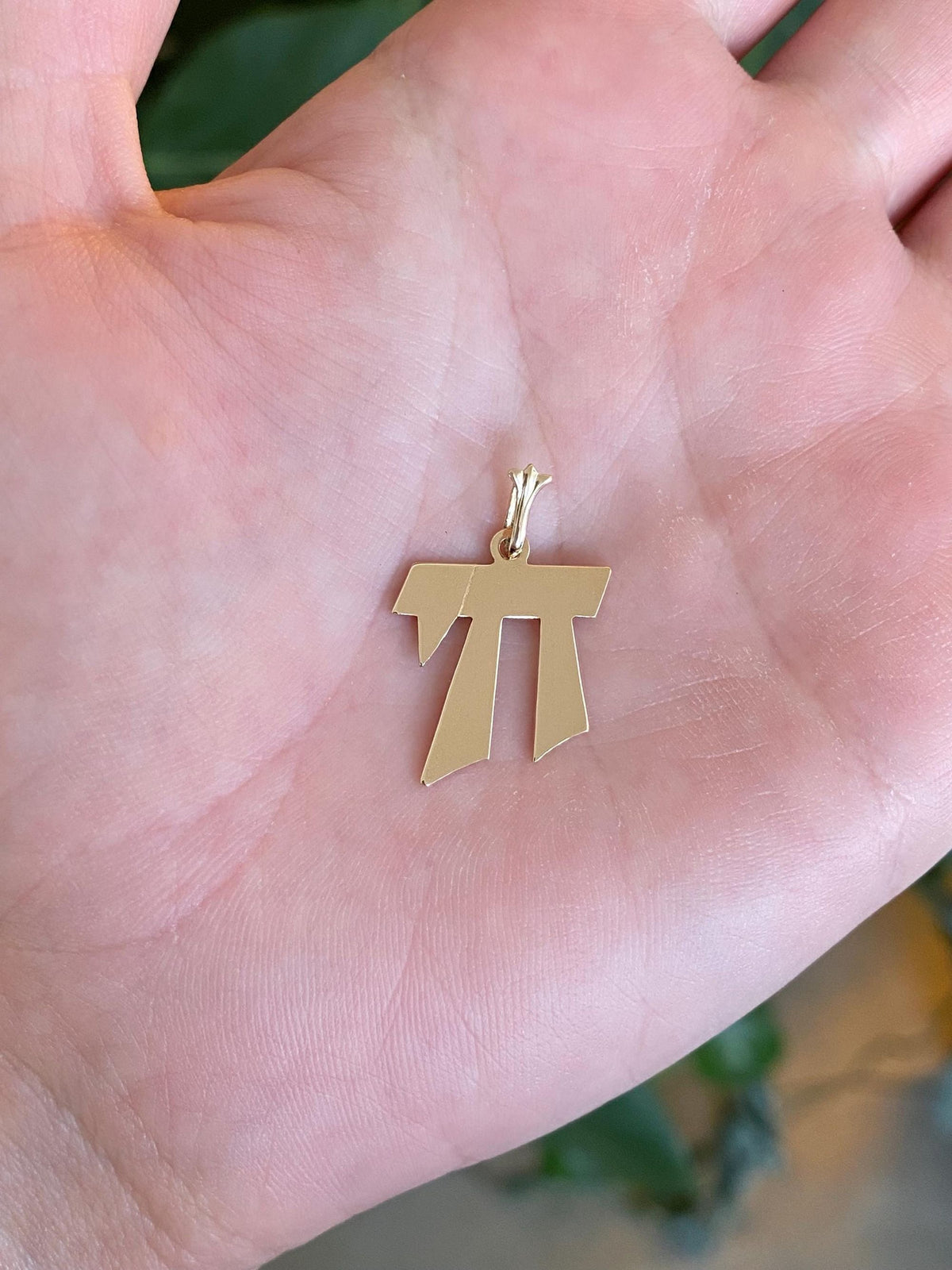 Vintage Solid 14k Yellow Gold Chai Symbol Charm
