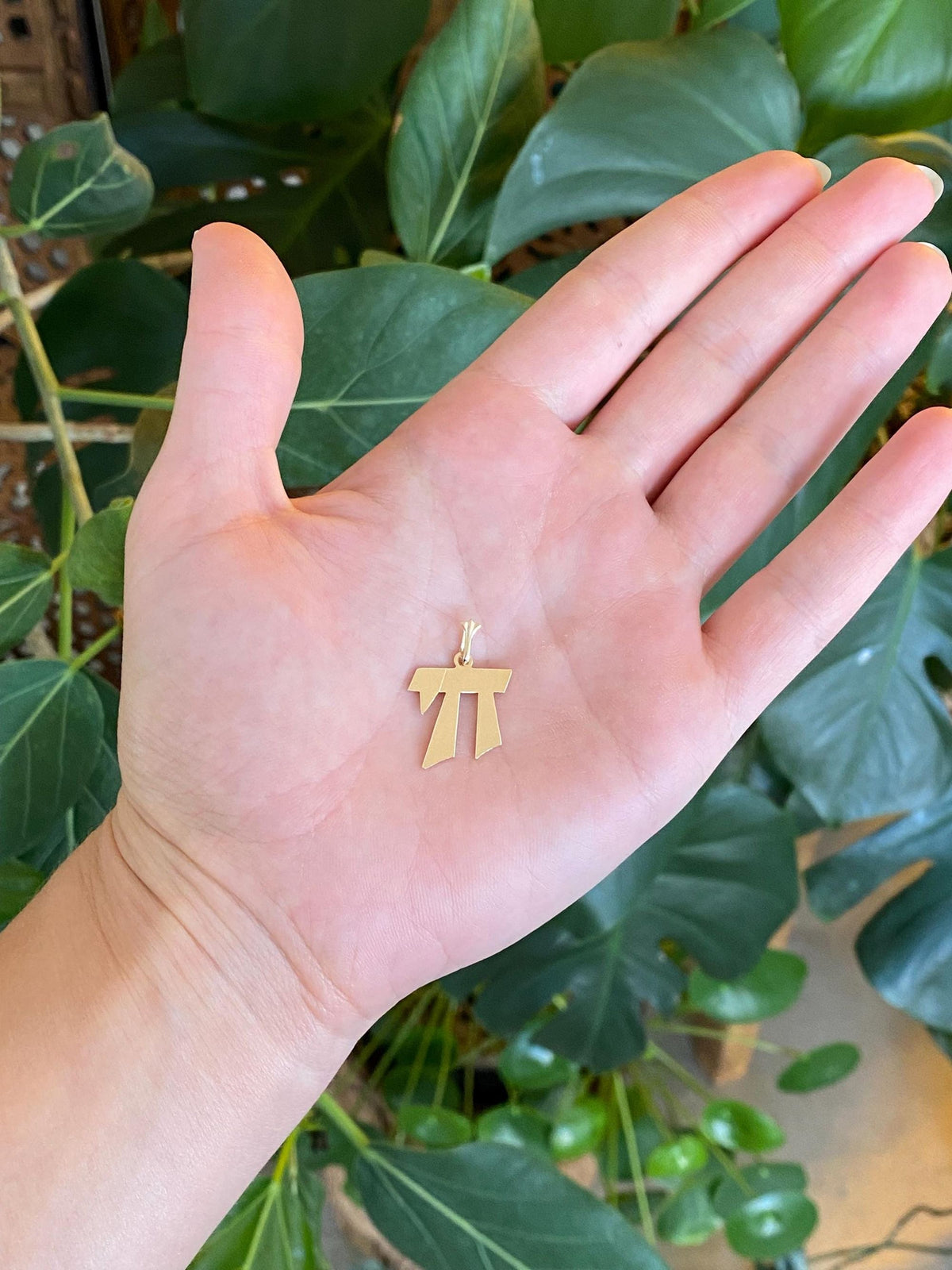 Vintage Solid 14k Yellow Gold Chai Symbol Charm