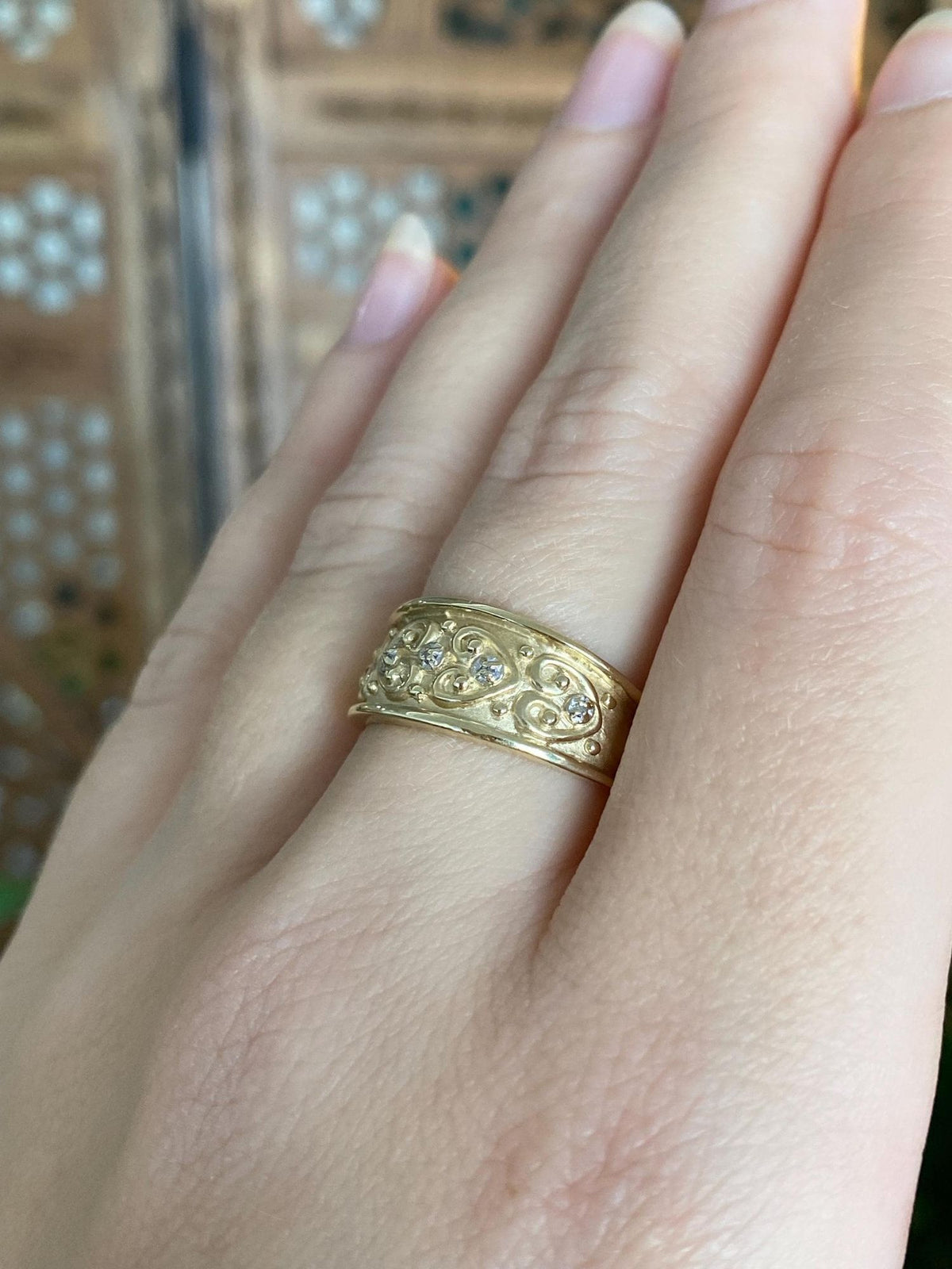 Vintage Solid 10k Yellow Gold Heart Designed Ring Band - Size 7.75
