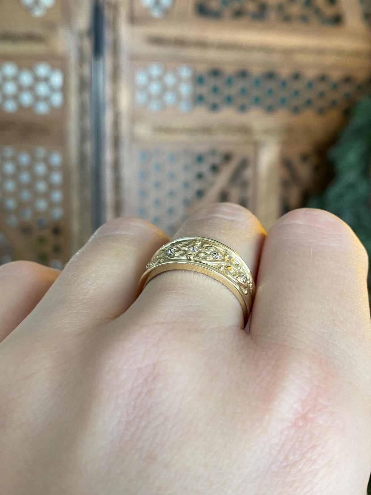 Vintage Solid 10k Yellow Gold Heart Designed Ring Band - Size 7.75