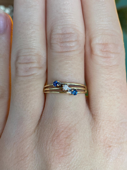 Vintage Solid 14k Yellow Gold Diamond Blue Sapphire Ring - Size 7.25