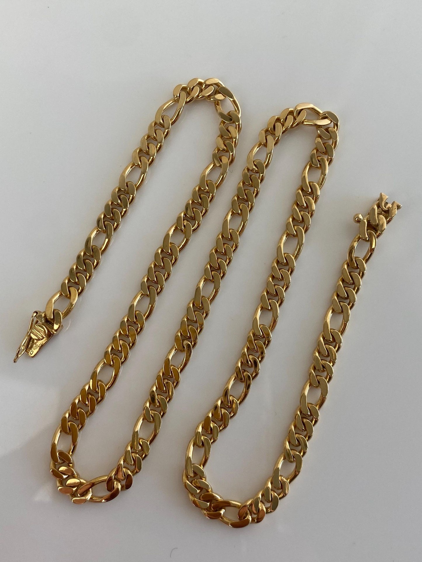 Vintage Solid 18k Yellow Gold Figaro Chain Necklace - 16 inches