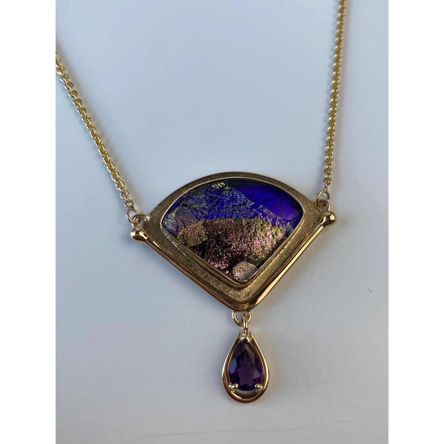 Vintage Solid 14k Yellow Gold Amethyst Dichroic Glass Rolo Chain Necklace - 17 inches