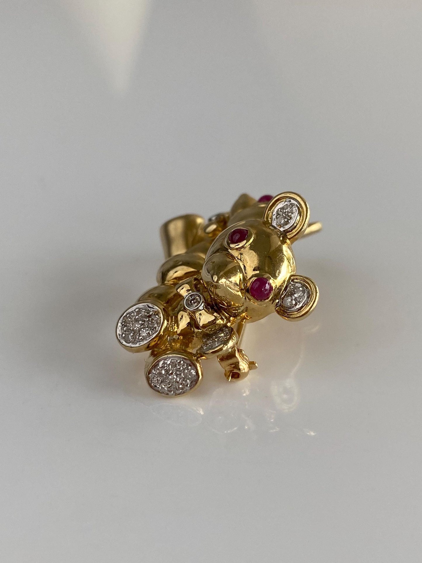 Vintage Solid 14k White & Yellow Gold Diamond Ruby Cabochon Teddy Bears Brooch Pin