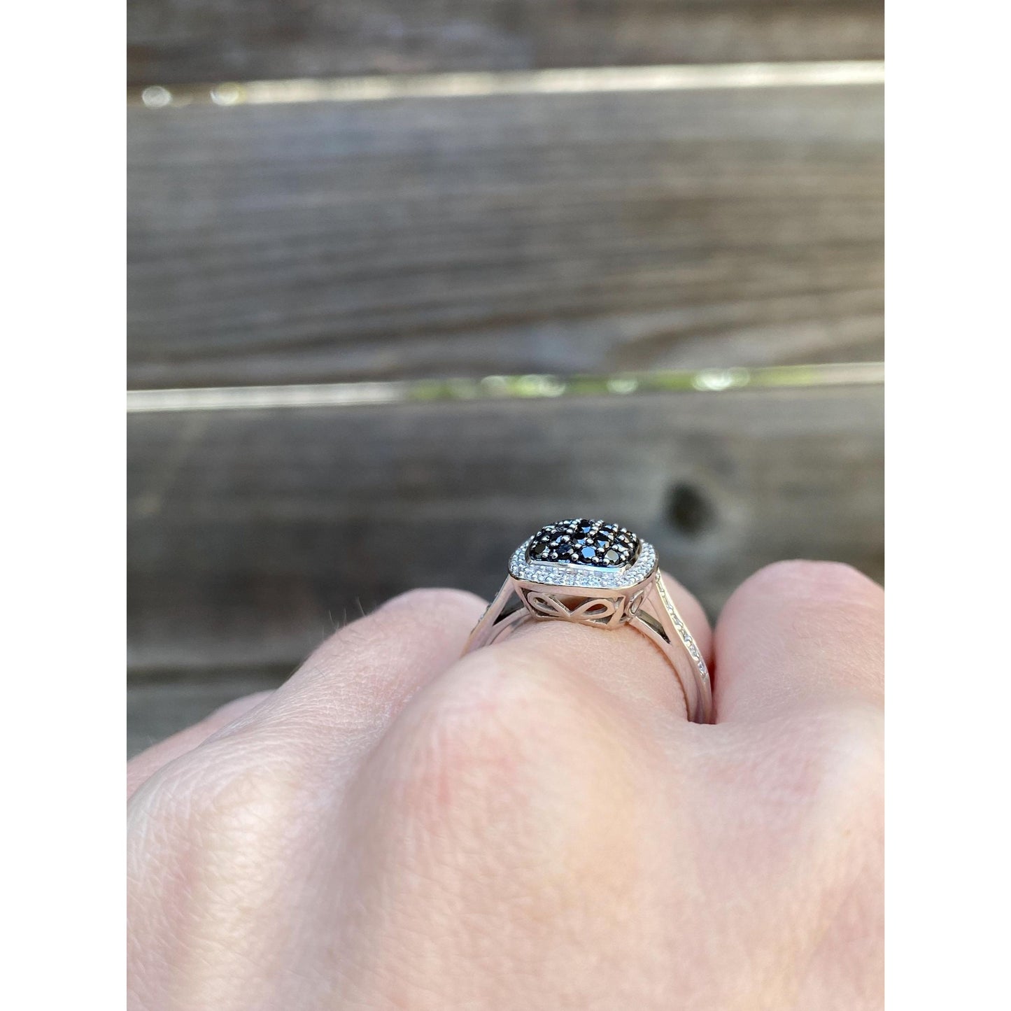 Vintage Solid 14k White Gold Black & Clear Diamond Ring - Size 6.75-7