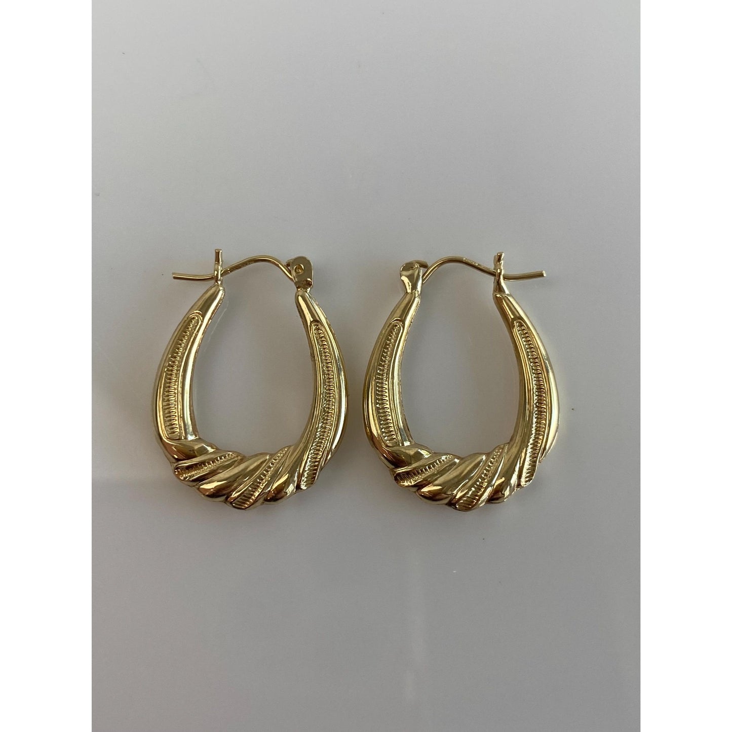 Vintage 10k Yellow Gold Hoop Earrings