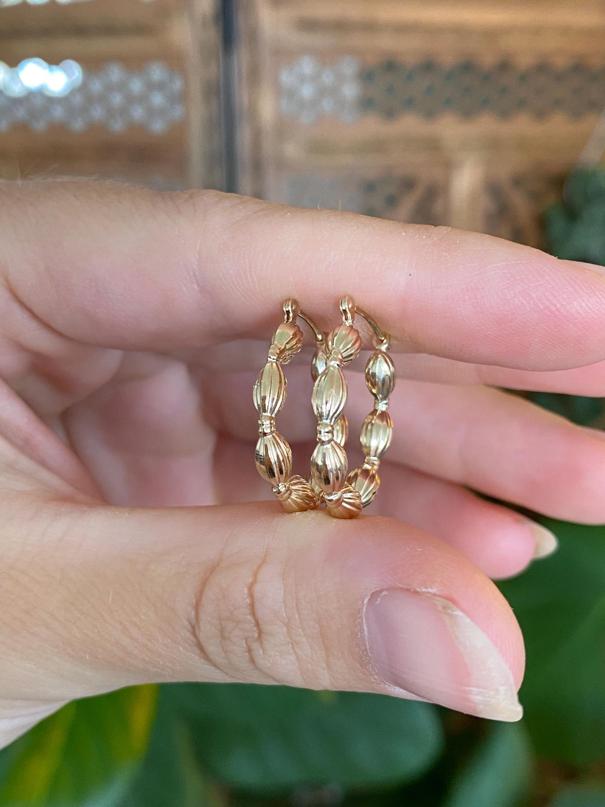 Vintage 14k Yellow Gold Lined Bead Style Hoop Earrings