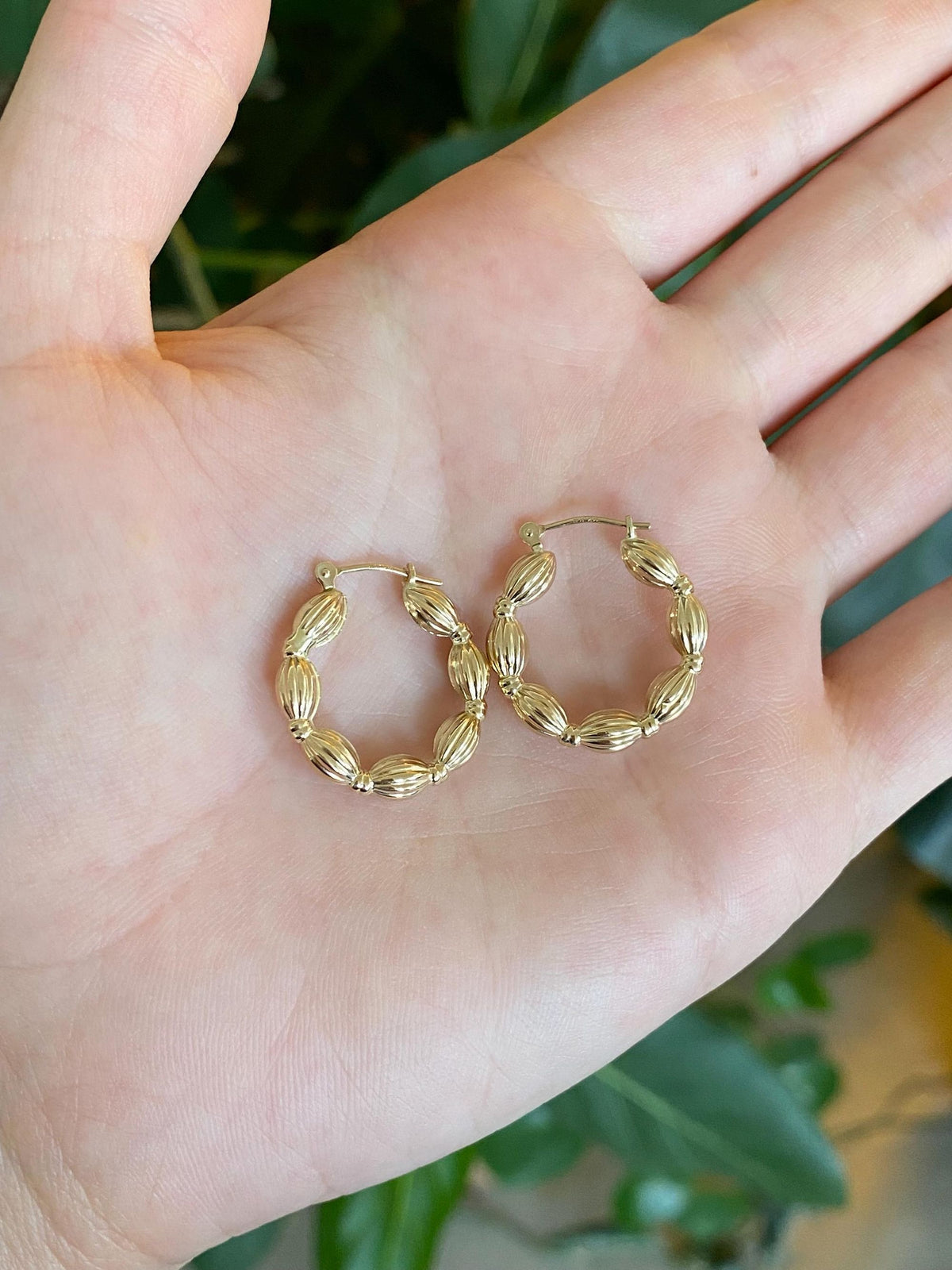 Vintage 14k Yellow Gold Lined Bead Style Hoop Earrings