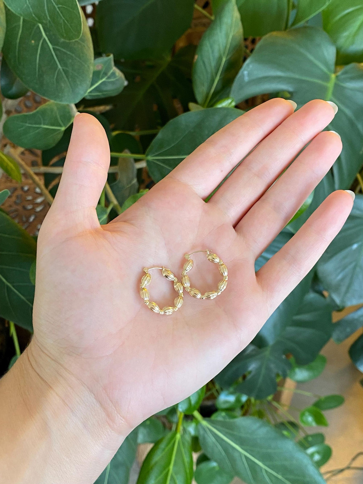 Vintage 14k Yellow Gold Lined Bead Style Hoop Earrings