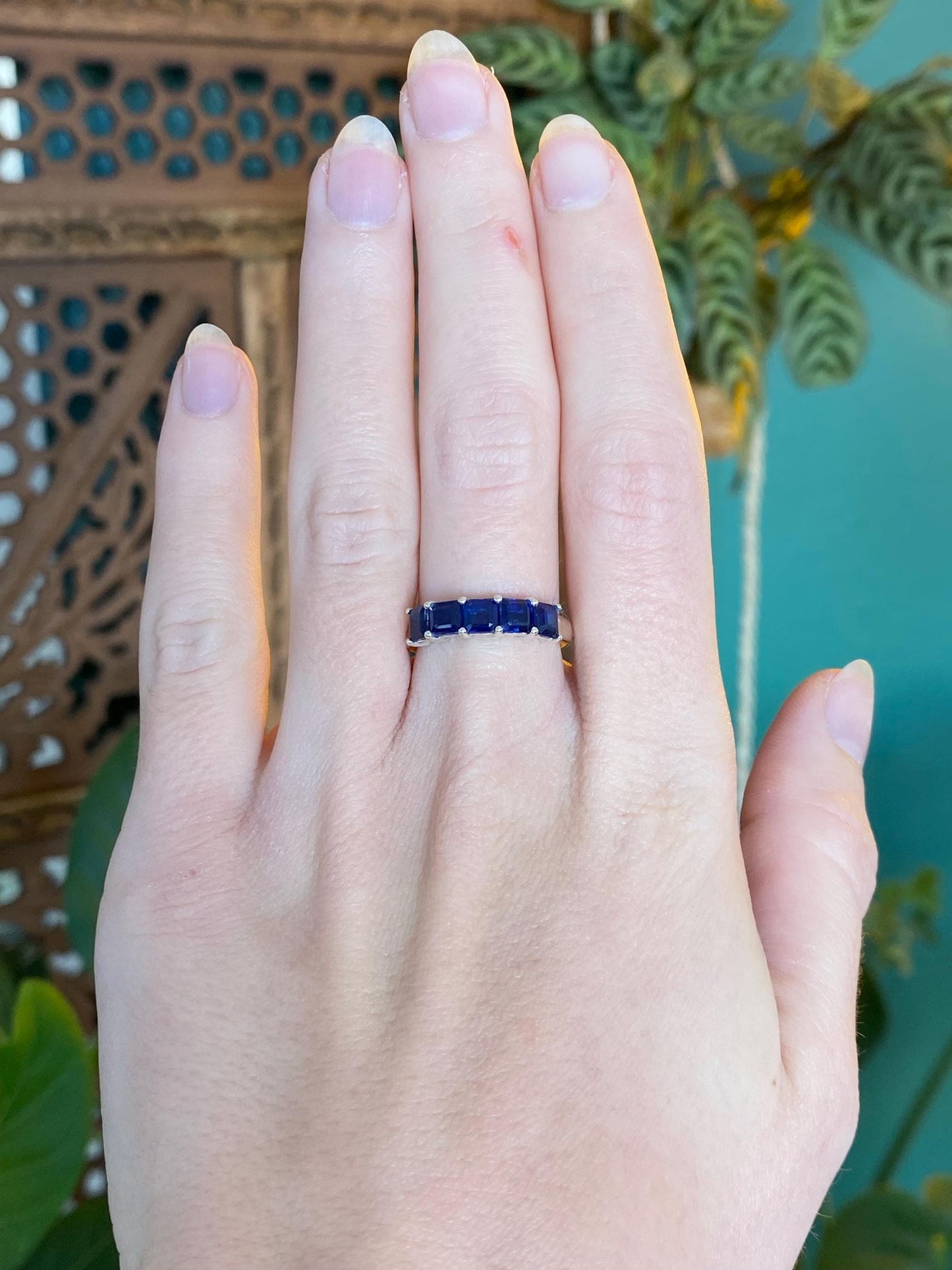 Vintage Solid 10k White Gold Blue Spinel Row Ring - Size 7