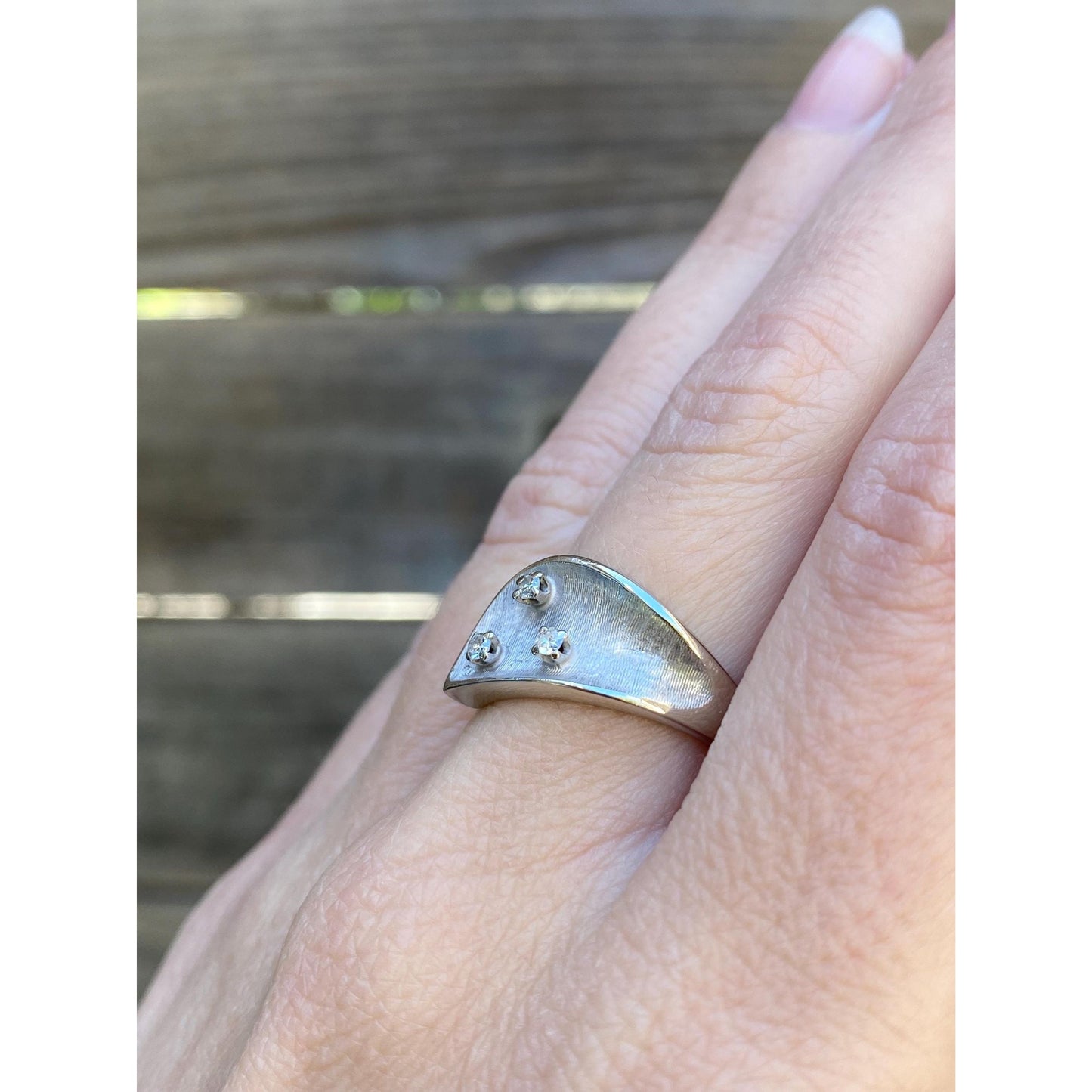 Vintage Solid 14k White Gold Diamond Dotted Ring Band - Size 6