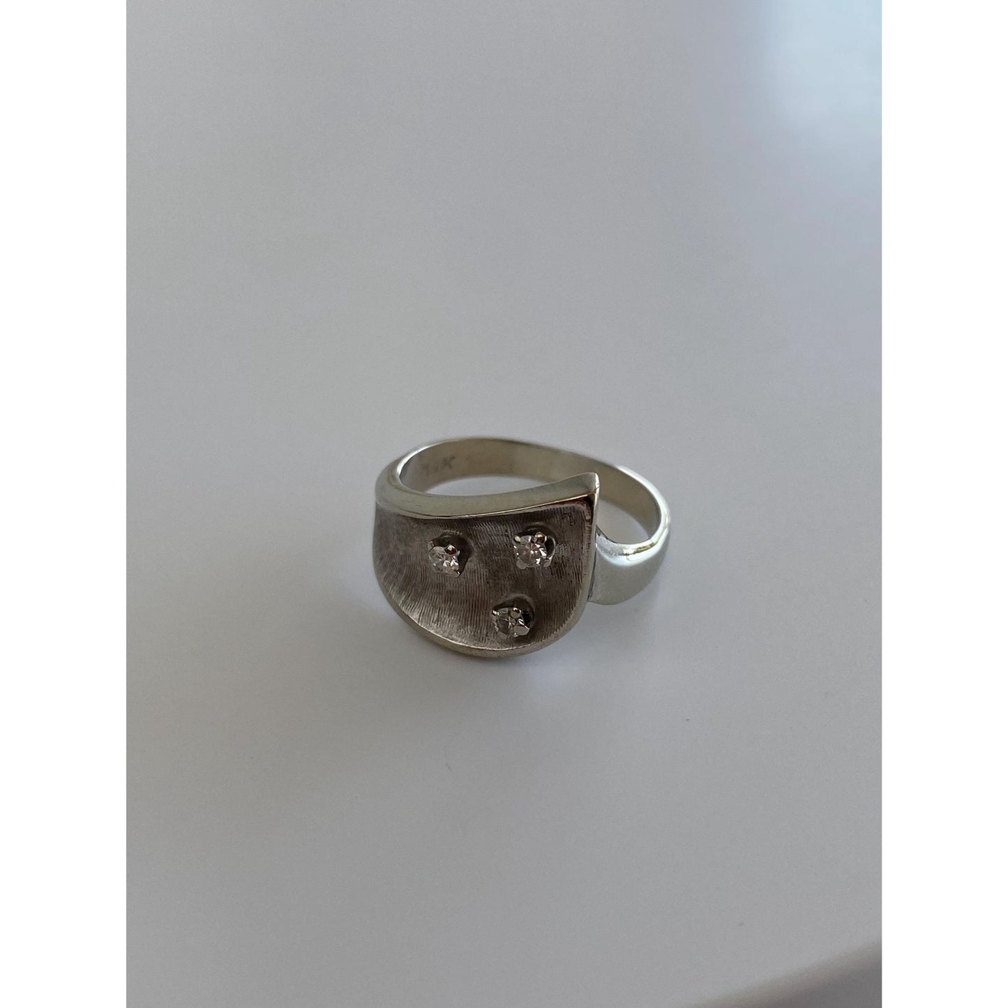 Vintage Solid 14k White Gold Diamond Dotted Ring Band - Size 6