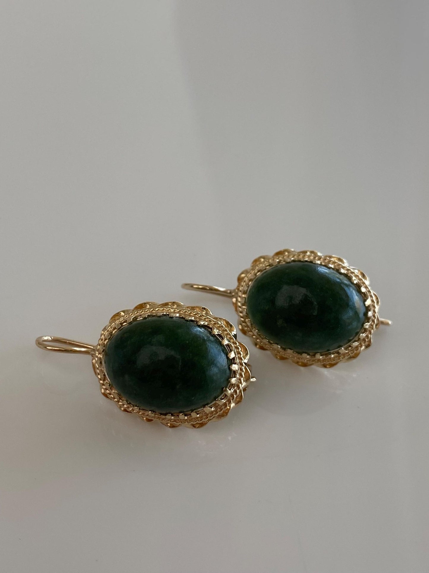 Vintage Solid 14k Yellow Gold Nephrite Drop Earrings