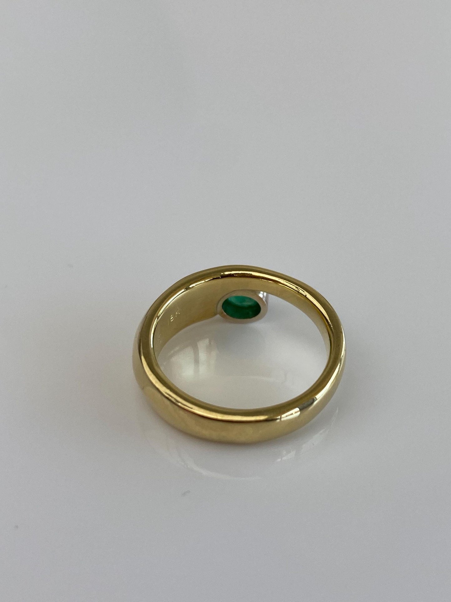 Vintage Solid 18k Yellow Gold Emerald Cabochon Ring Band - Size 5.5