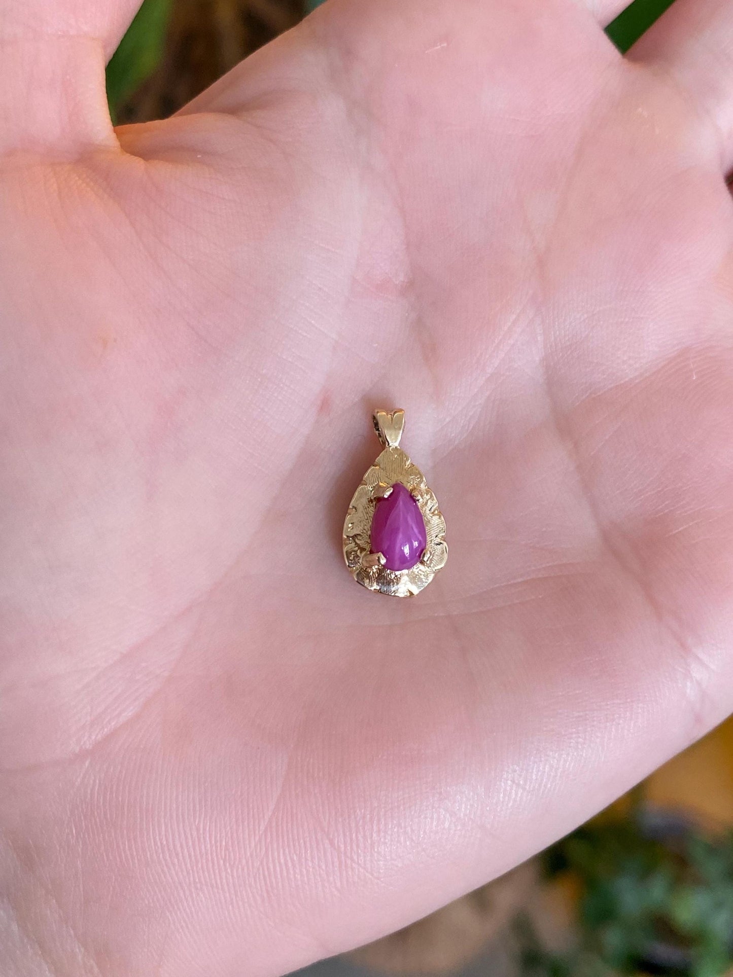 Vintage Solid 14k Yellow Gold Pink Star Sapphire Teardrop Charm