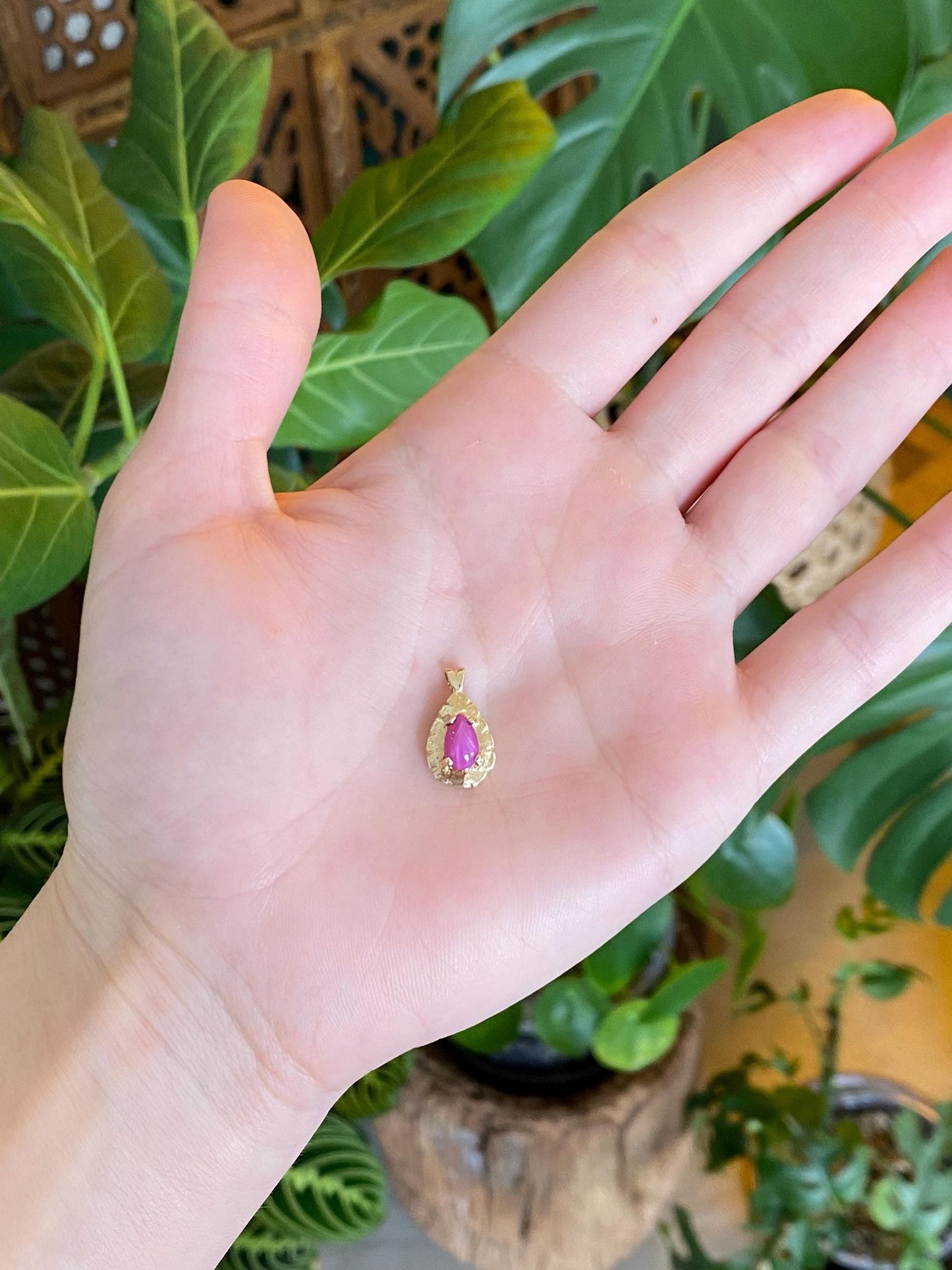 Vintage Solid 14k Yellow Gold Pink Star Sapphire Teardrop Charm