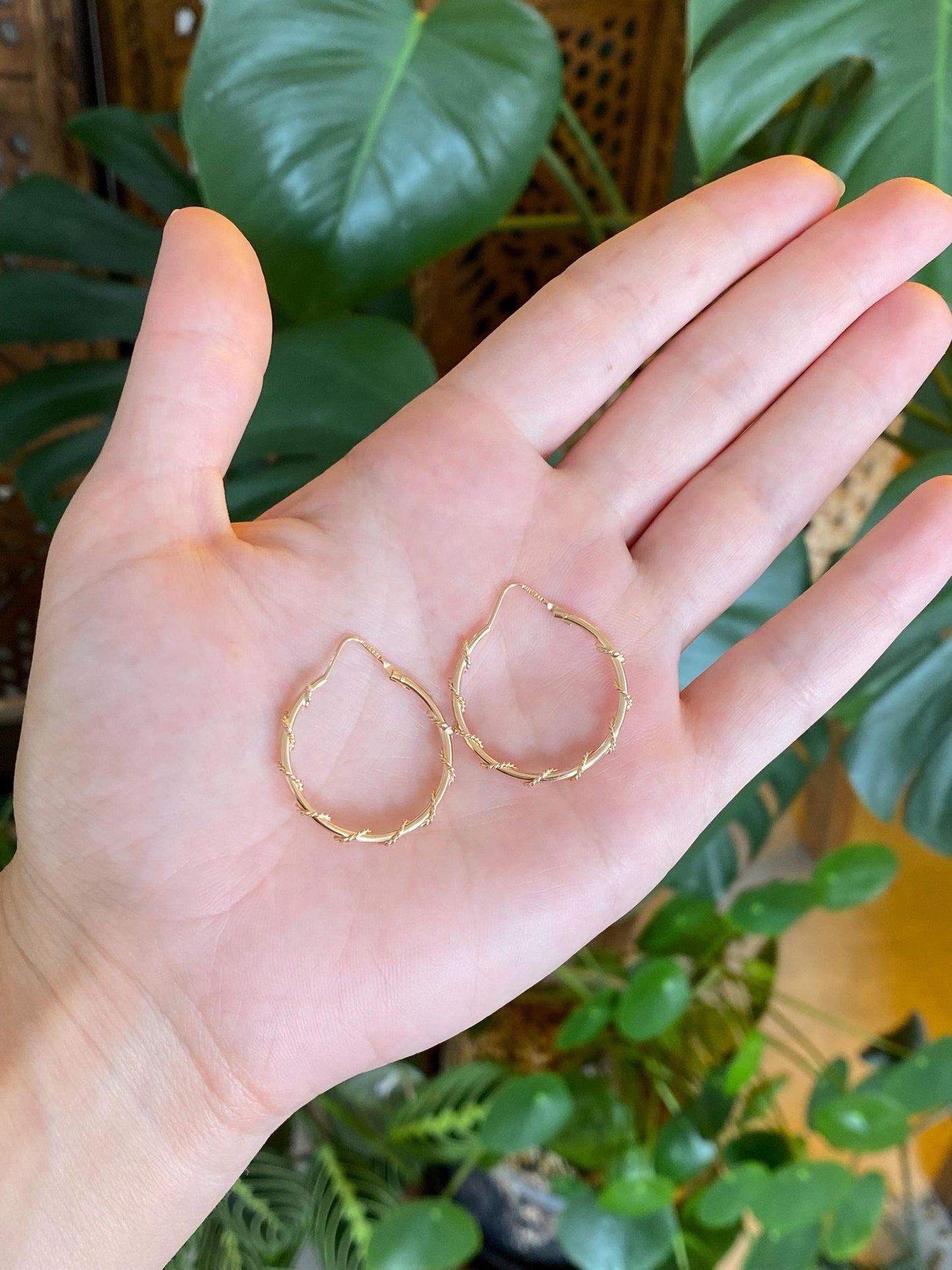 Vintage 10k Yellow Gold Twisted Hoop Earrings