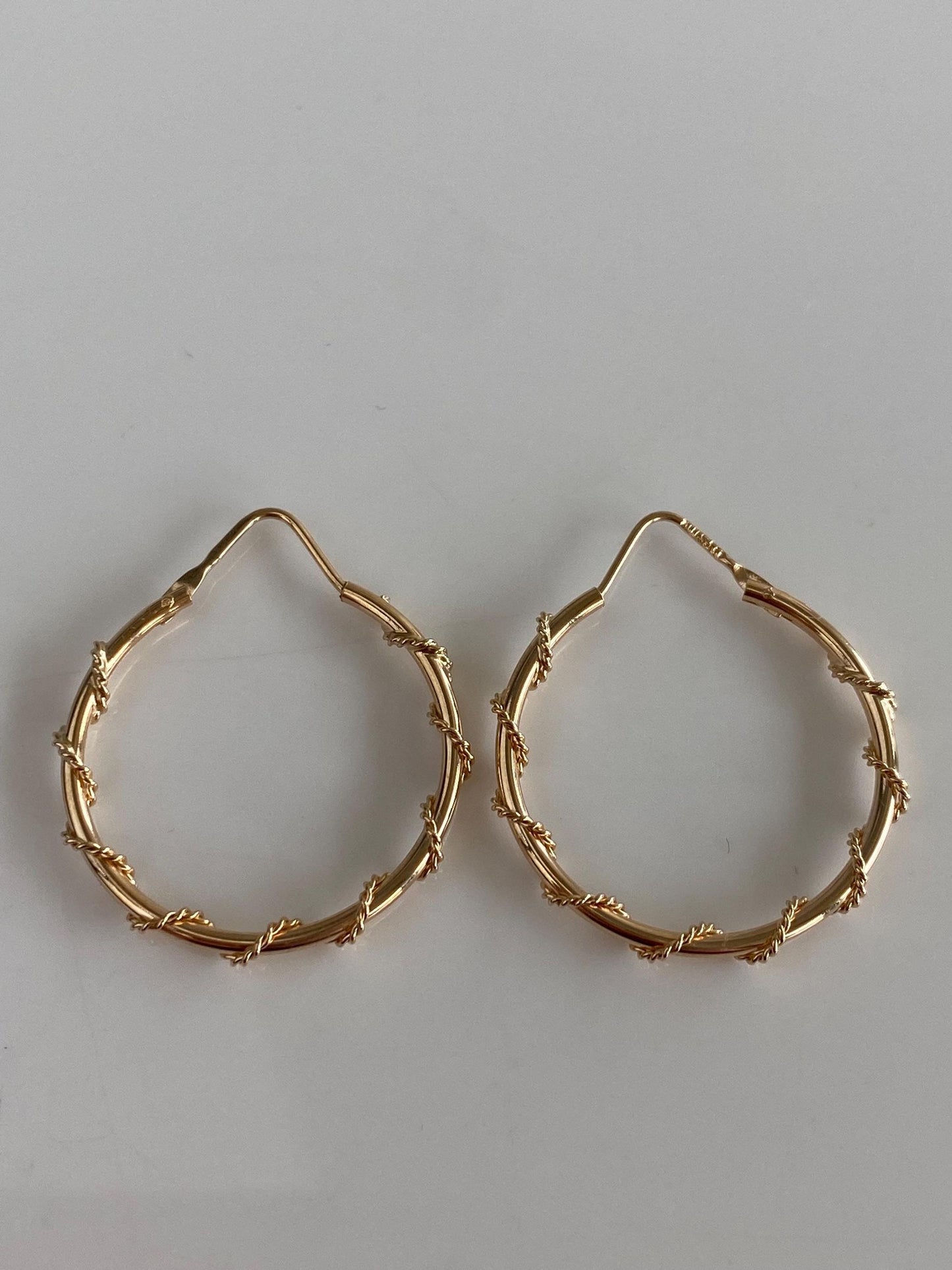 Vintage 10k Yellow Gold Twisted Hoop Earrings
