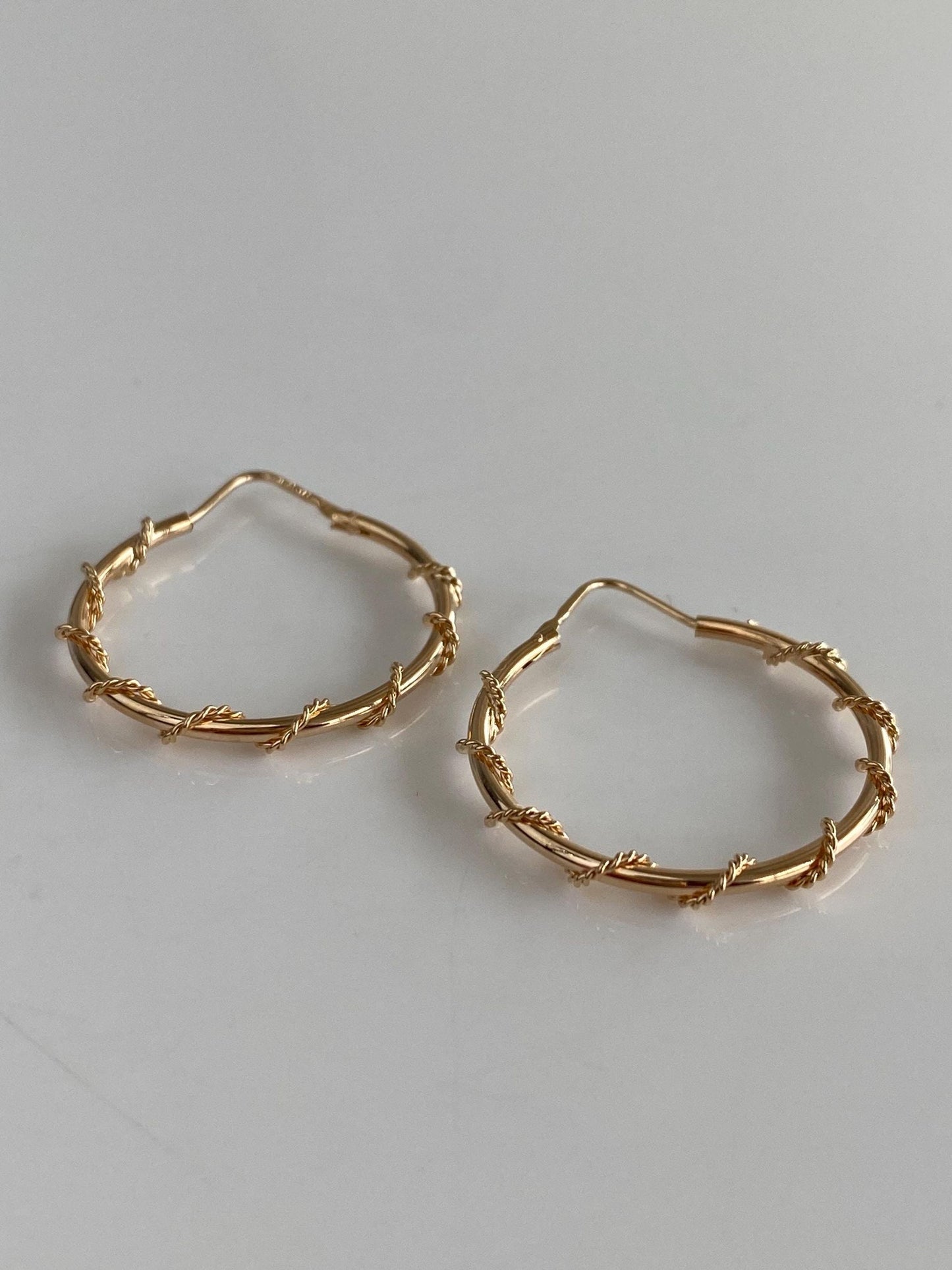 Vintage 10k Yellow Gold Twisted Hoop Earrings