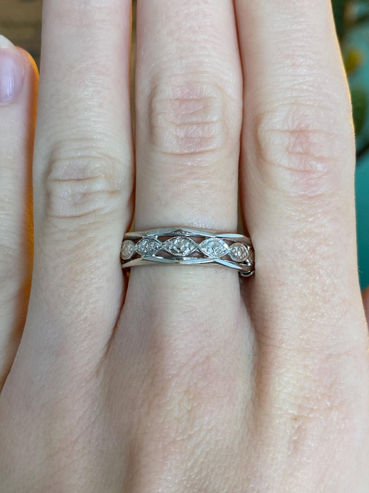 Vintage Solid 14k White Gold Floral Ring Band - Size 8.5