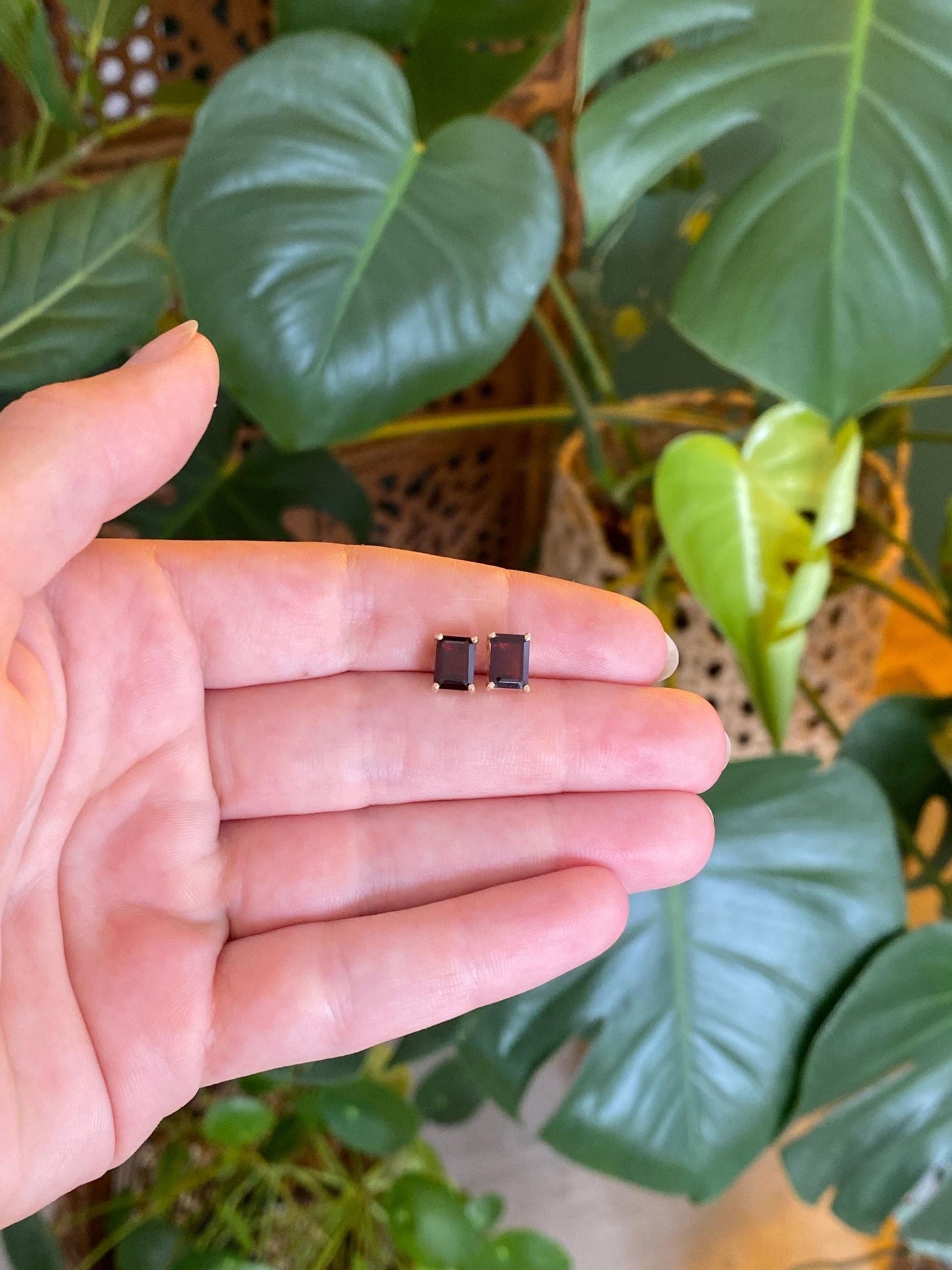 Vintage Solid 10k Yellow Gold Garnet Stud Earrings