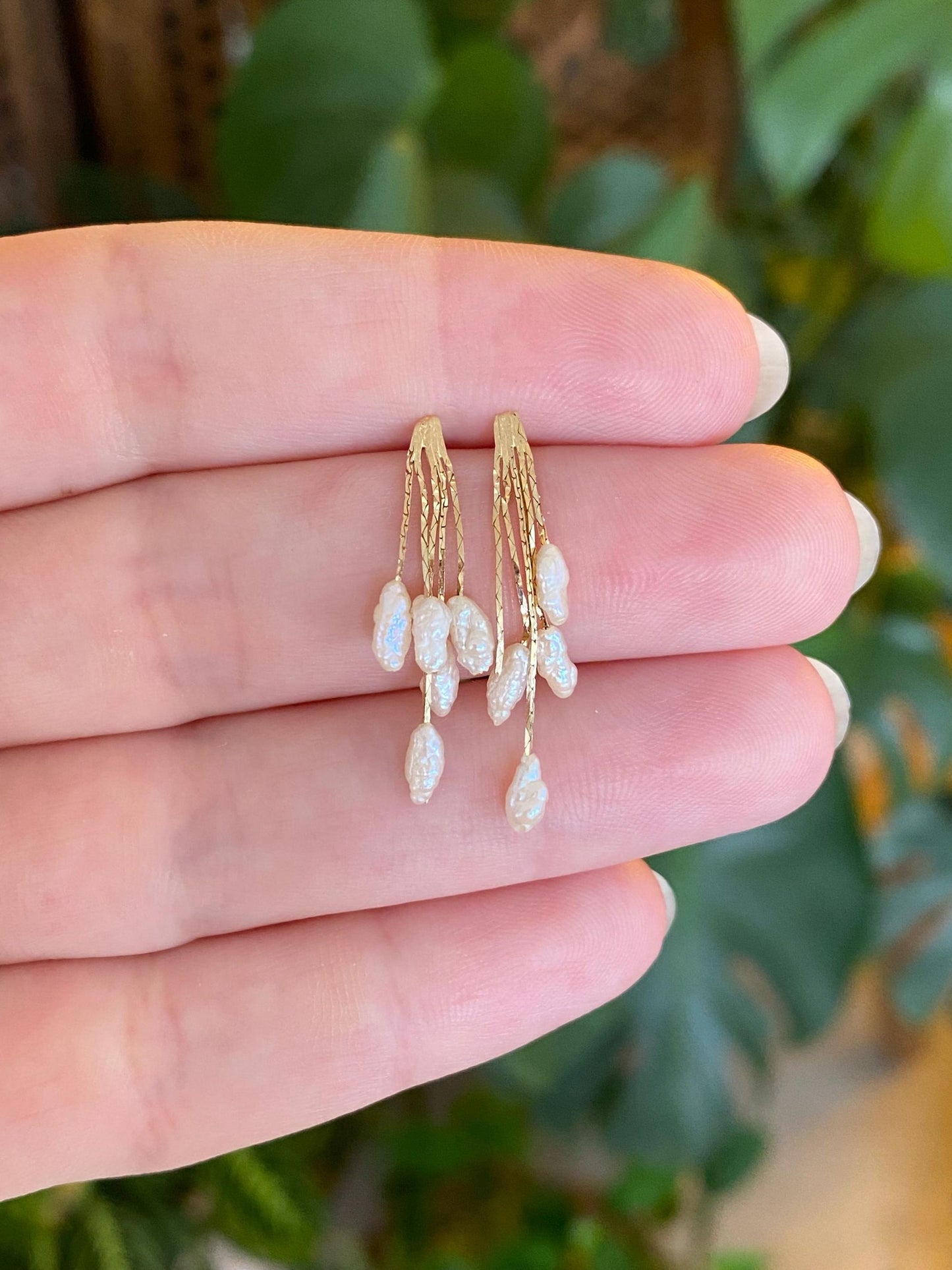 Vintage Solid 14k Yellow Gold Pearls Triangle Link Chain Fringe Stud Earrings