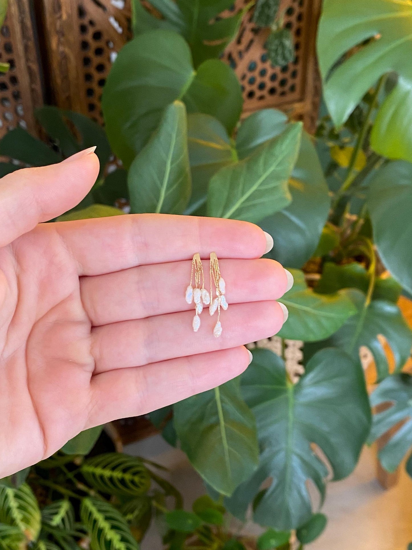 Vintage Solid 14k Yellow Gold Pearls Triangle Link Chain Fringe Stud Earrings